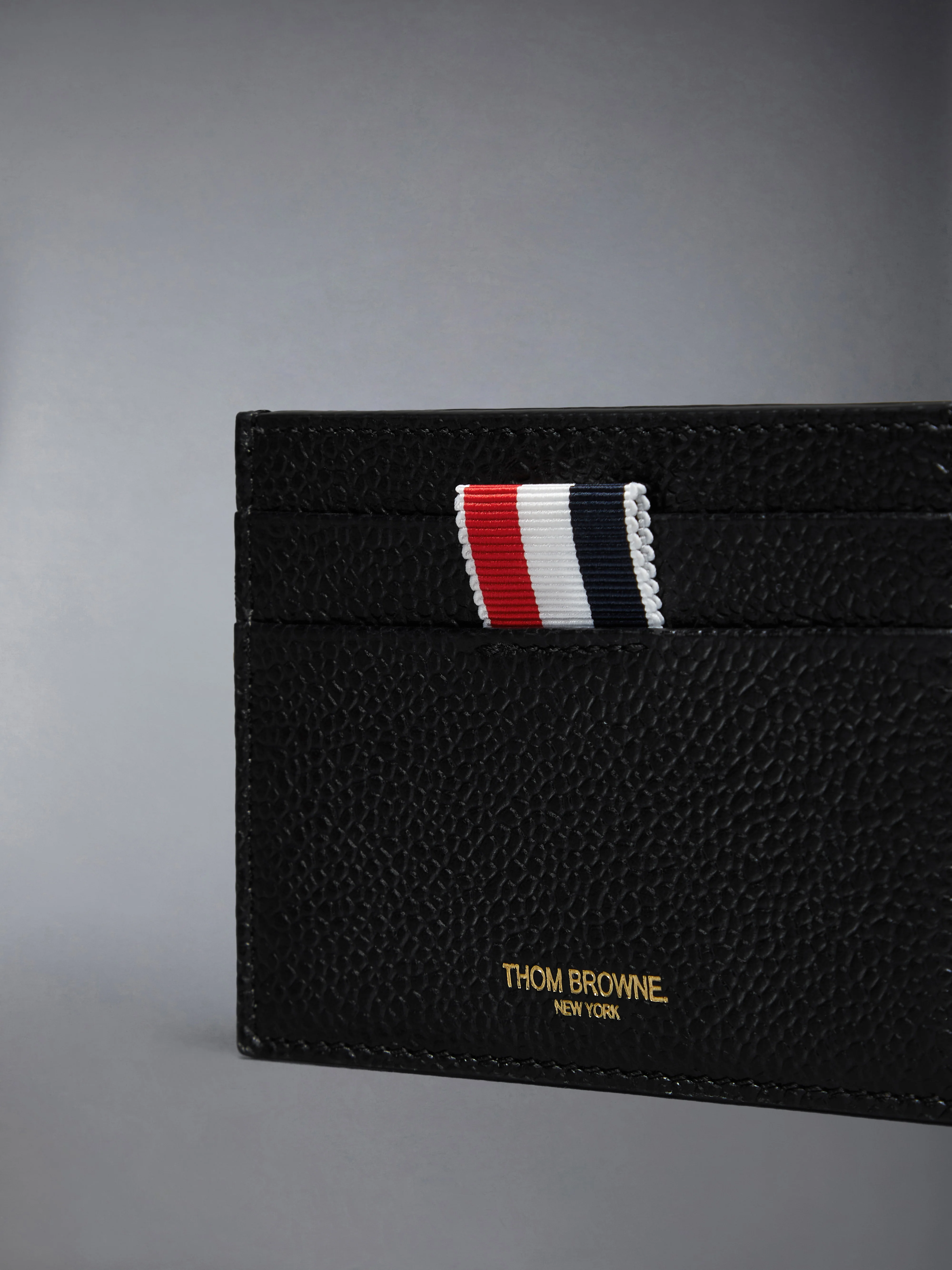10048-pebble-grain-goose-embroidery-single-card-holder-4.webp PEBBLE GRAIN GOOSE EMBROIDERY SINGLE CARD HOLDER