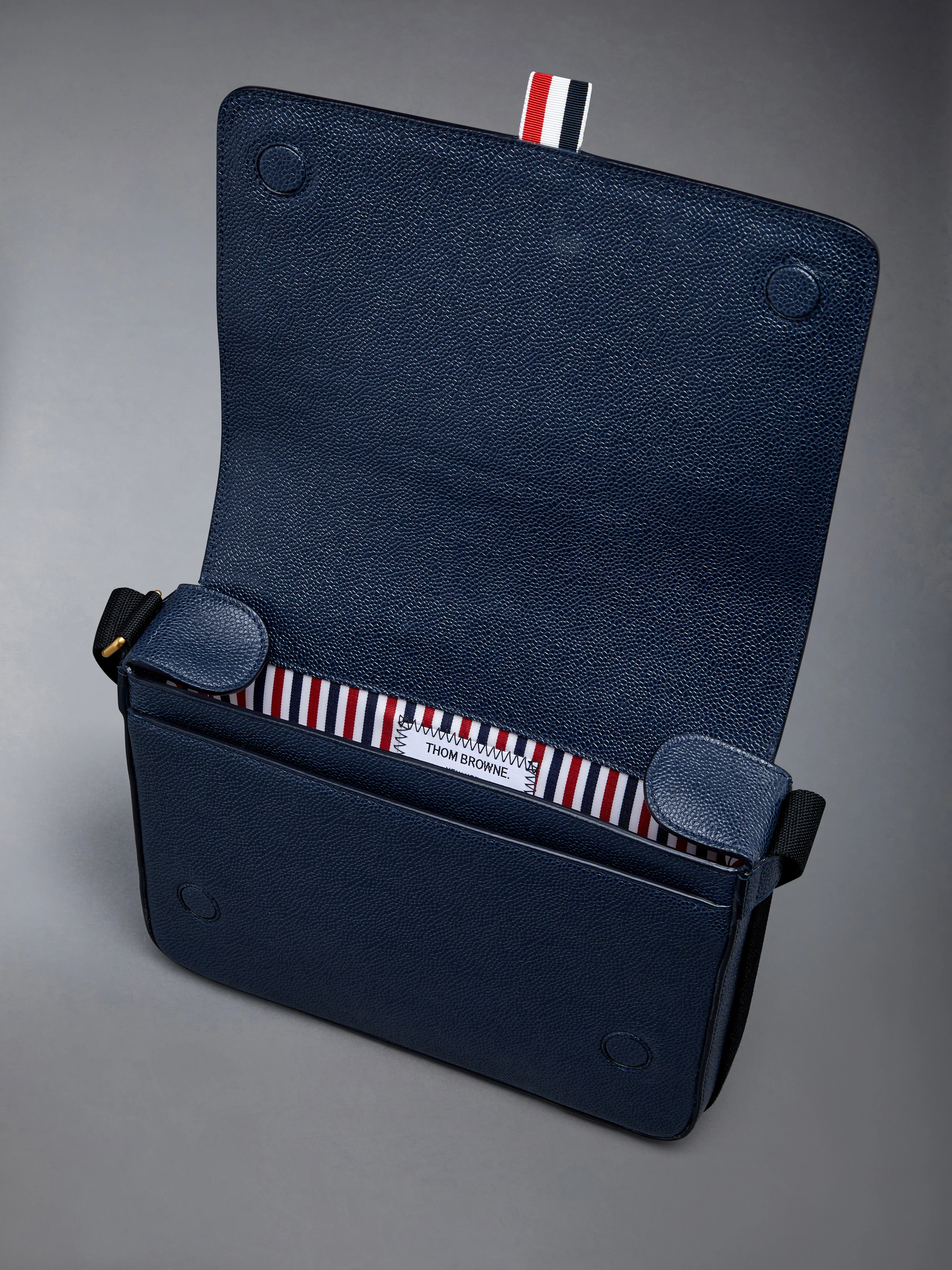 10181-pebble-grain-leather-reporter-bag-5.webp Pebble Grain Leather Reporter Bag