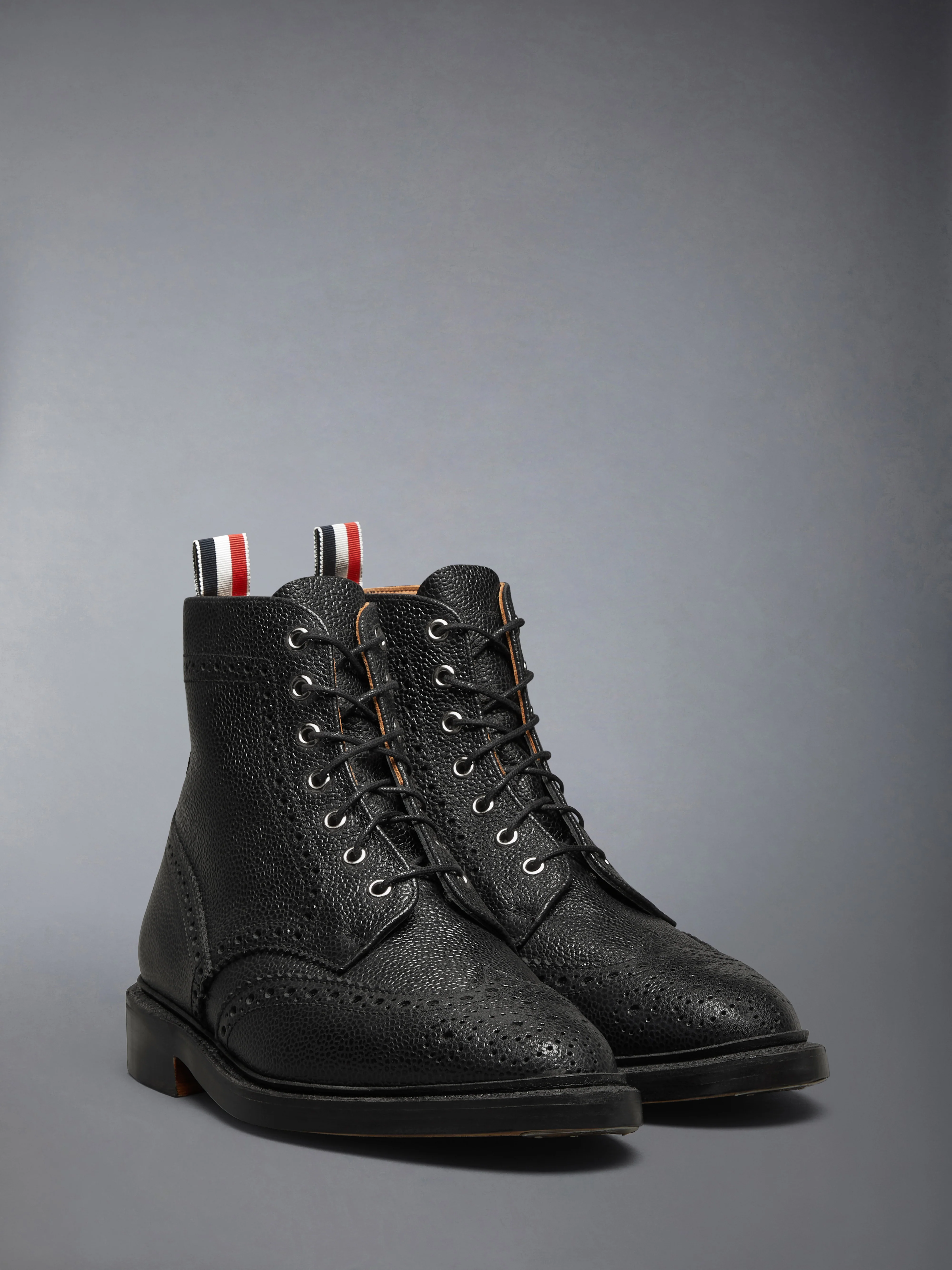 PEBBLE GRAIN LEATHER SOLE WINGTIP BOOT