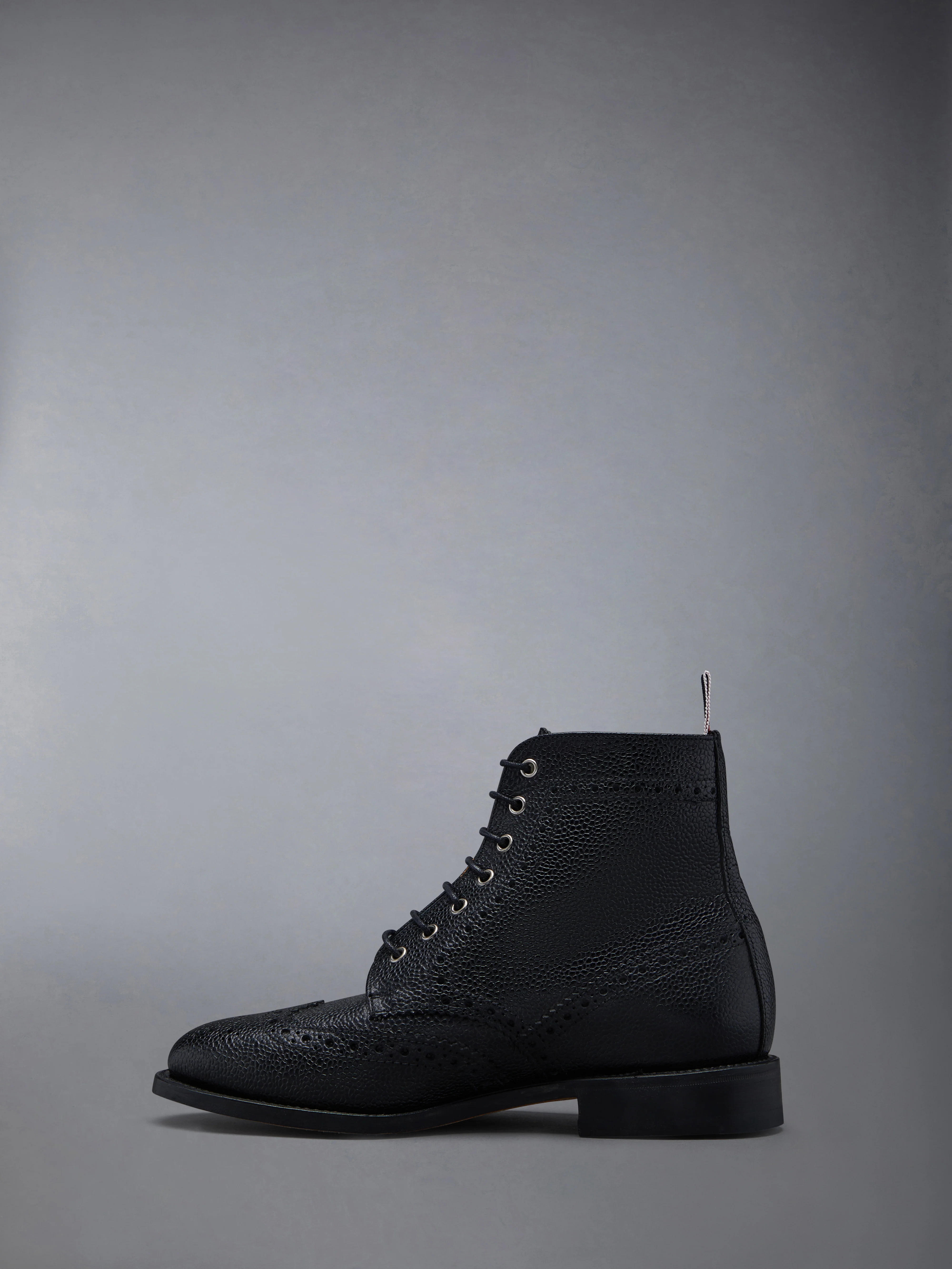10216-pebble-grain-leather-sole-wingtip-brogue-boot-3.webp PEBBLE GRAIN LEATHER SOLE WINGTIP BROGUE BOOT