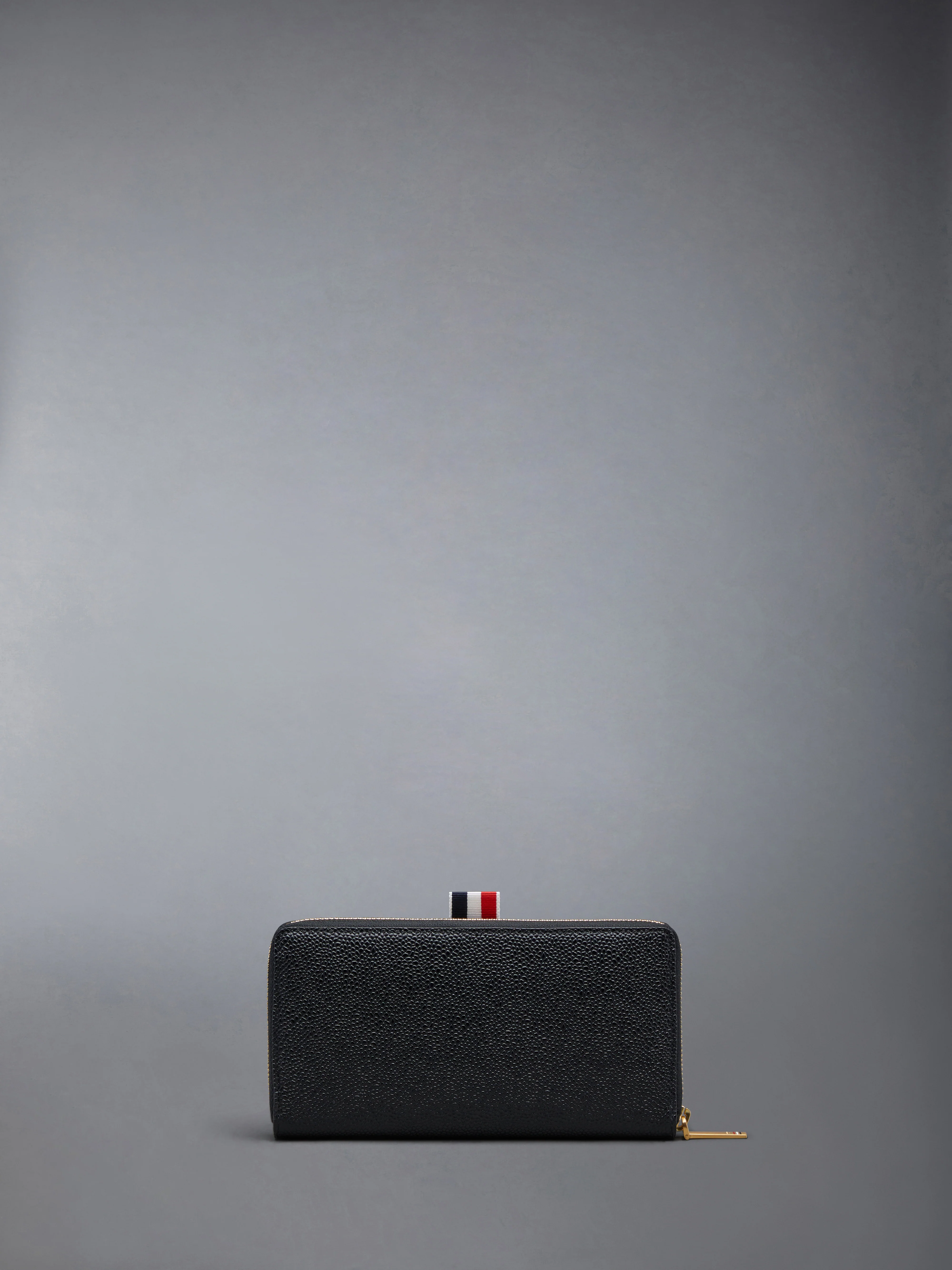 PEBBLE GRAIN LONG ZIP WALLET