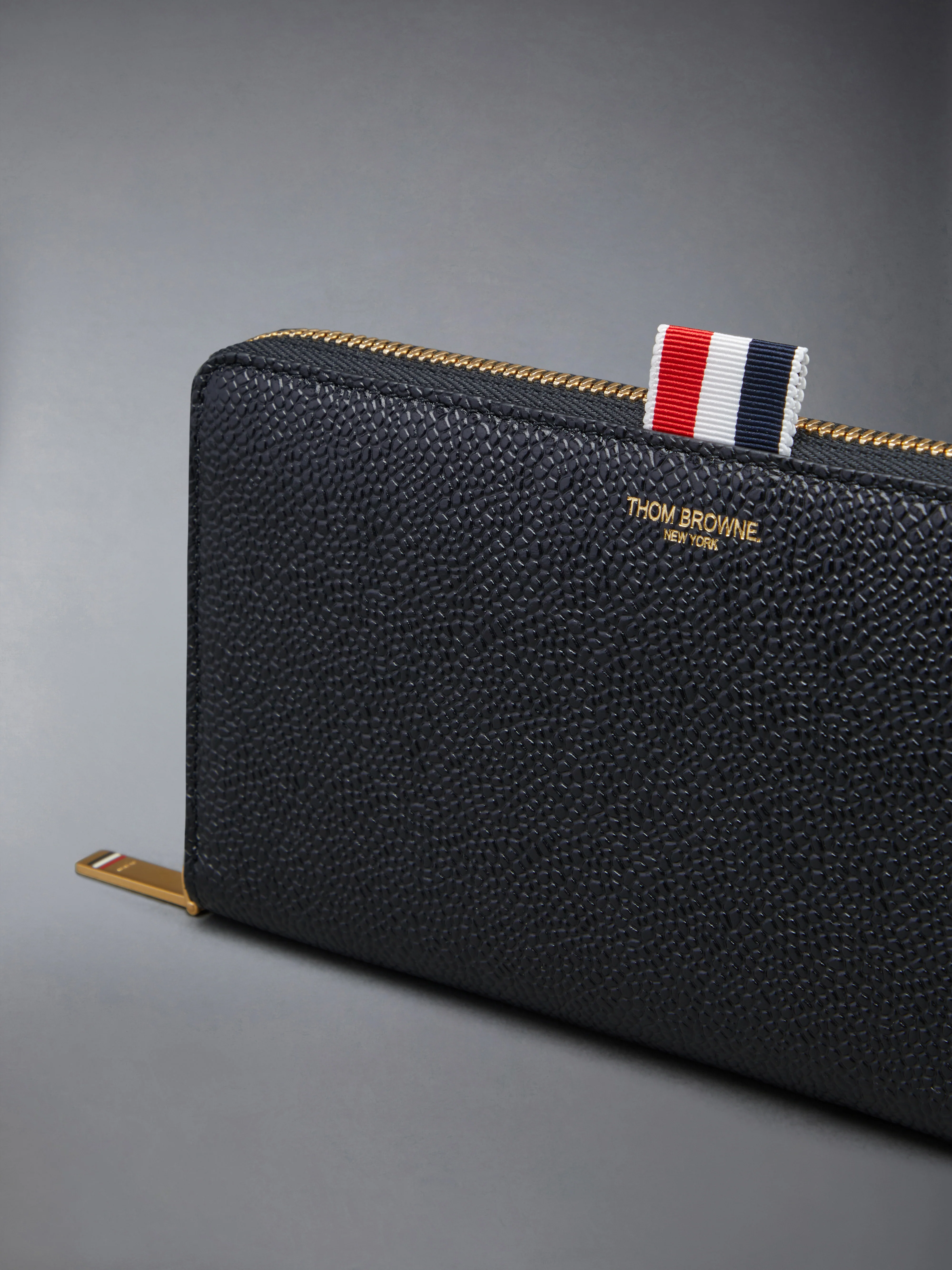 10280-pebble-grain-long-zip-wallet-3.webp PEBBLE GRAIN LONG ZIP WALLET