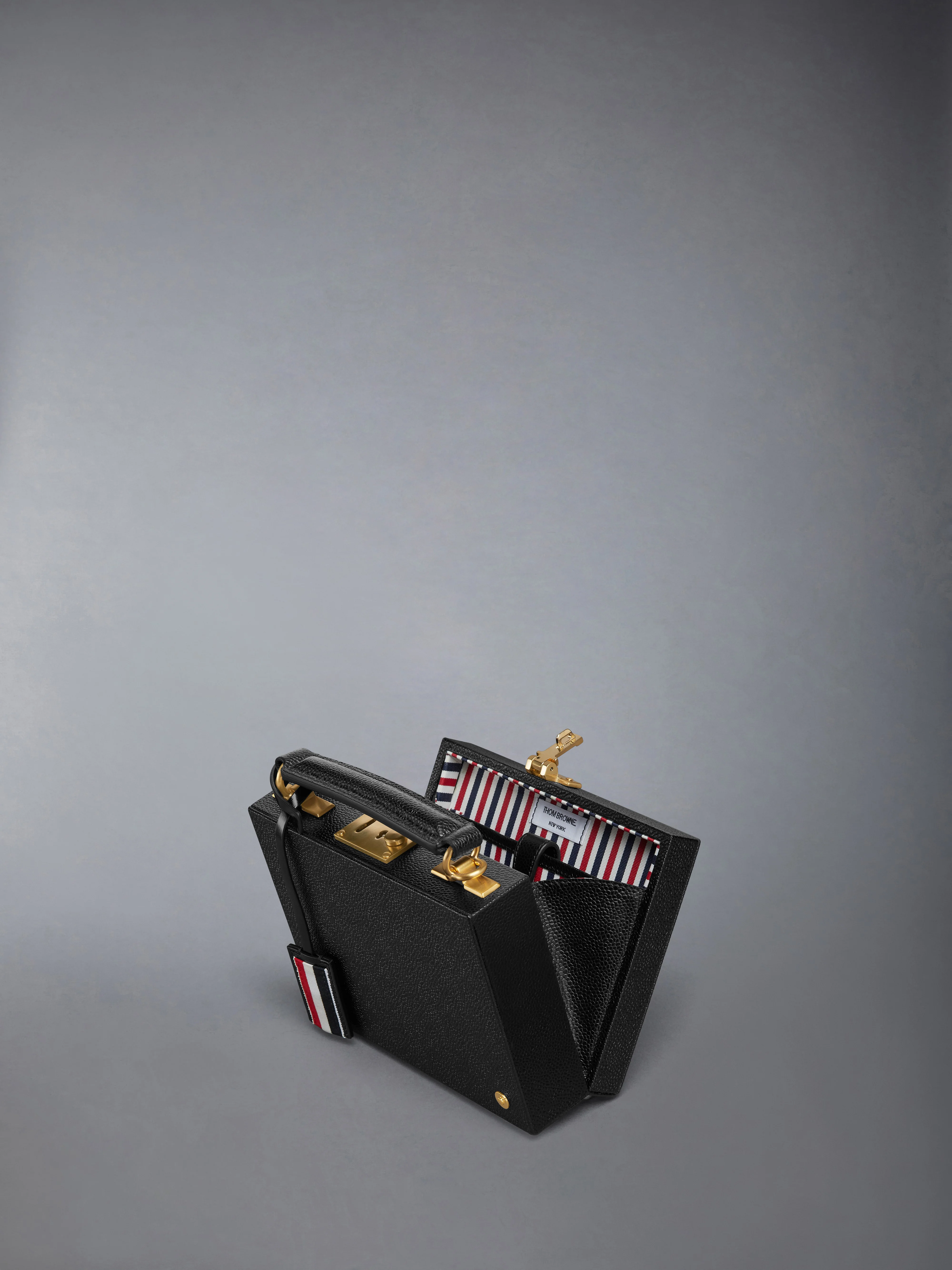 10331-pebble-grain-micro-attache-case-5.webp PEBBLE GRAIN MICRO ATTACHE CASE
