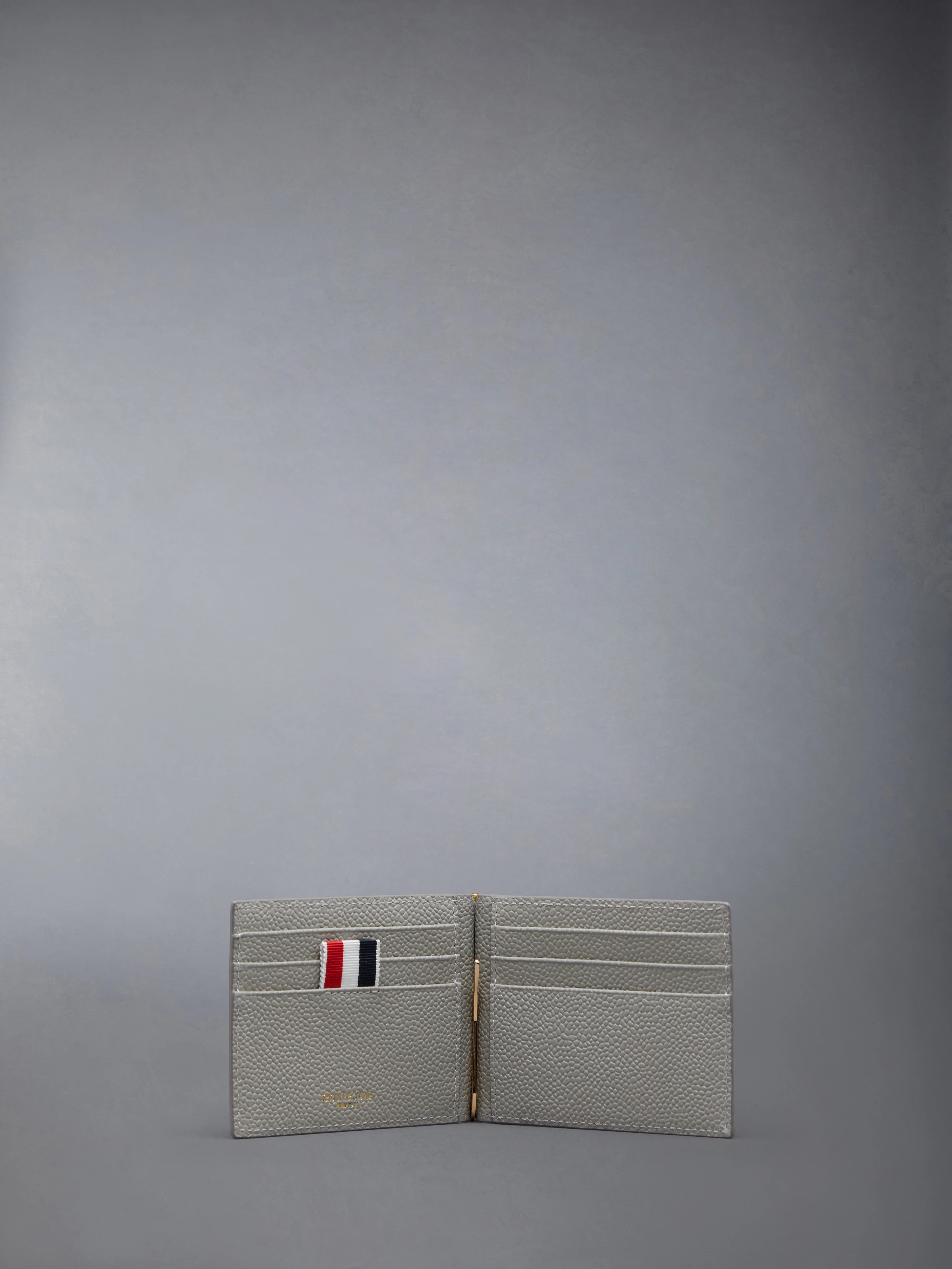10334-pebble-grain-money-clip-wallet-3.webp PEBBLE GRAIN MONEY CLIP WALLET