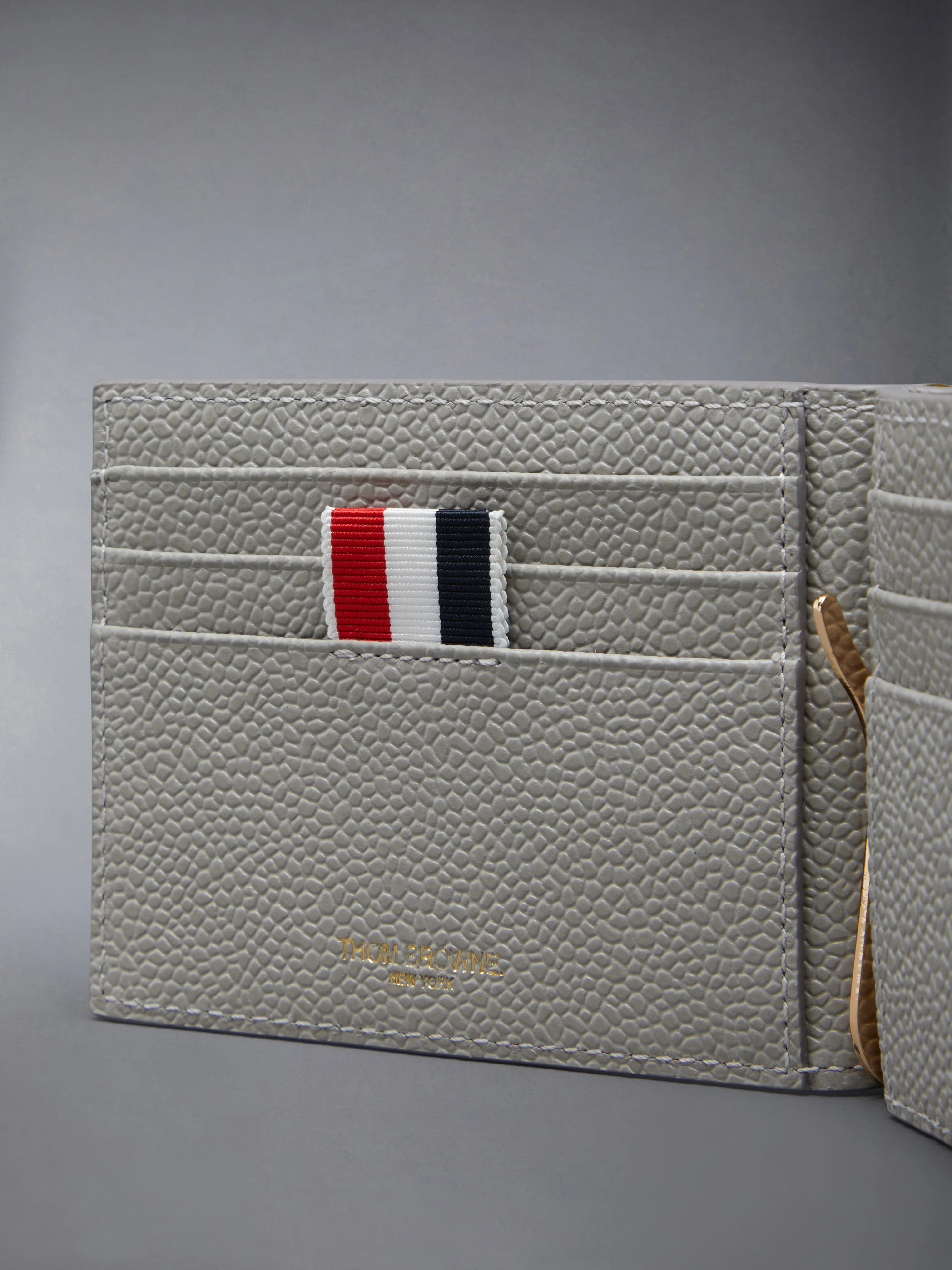 10334-pebble-grain-money-clip-wallet-4.webp PEBBLE GRAIN MONEY CLIP WALLET