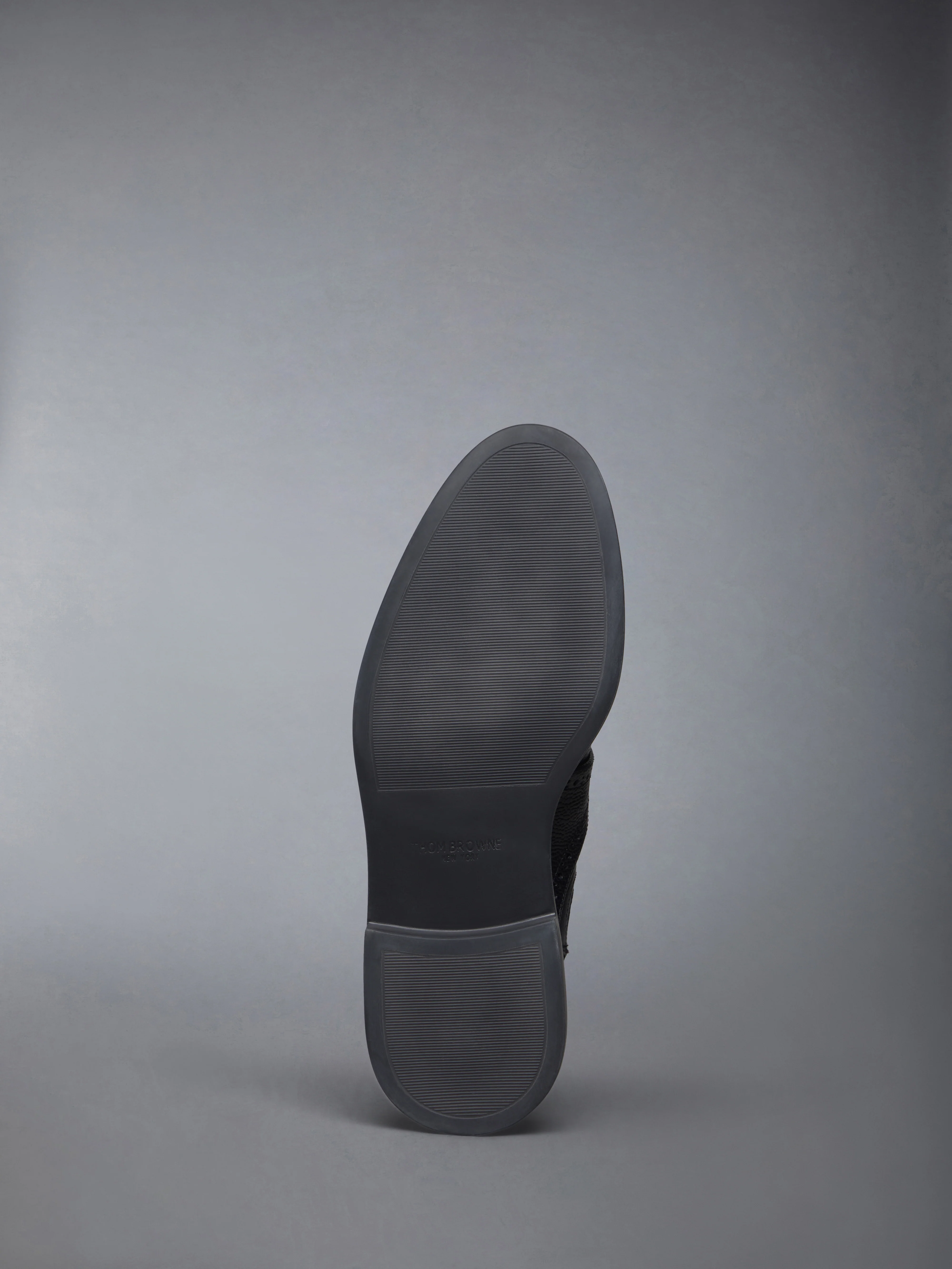 10351-pebble-grain-rubber-sole-brogue-bow-chelsea-boot-6.webp PEBBLE GRAIN RUBBER SOLE BROGUE BOW CHELSEA BOOT
