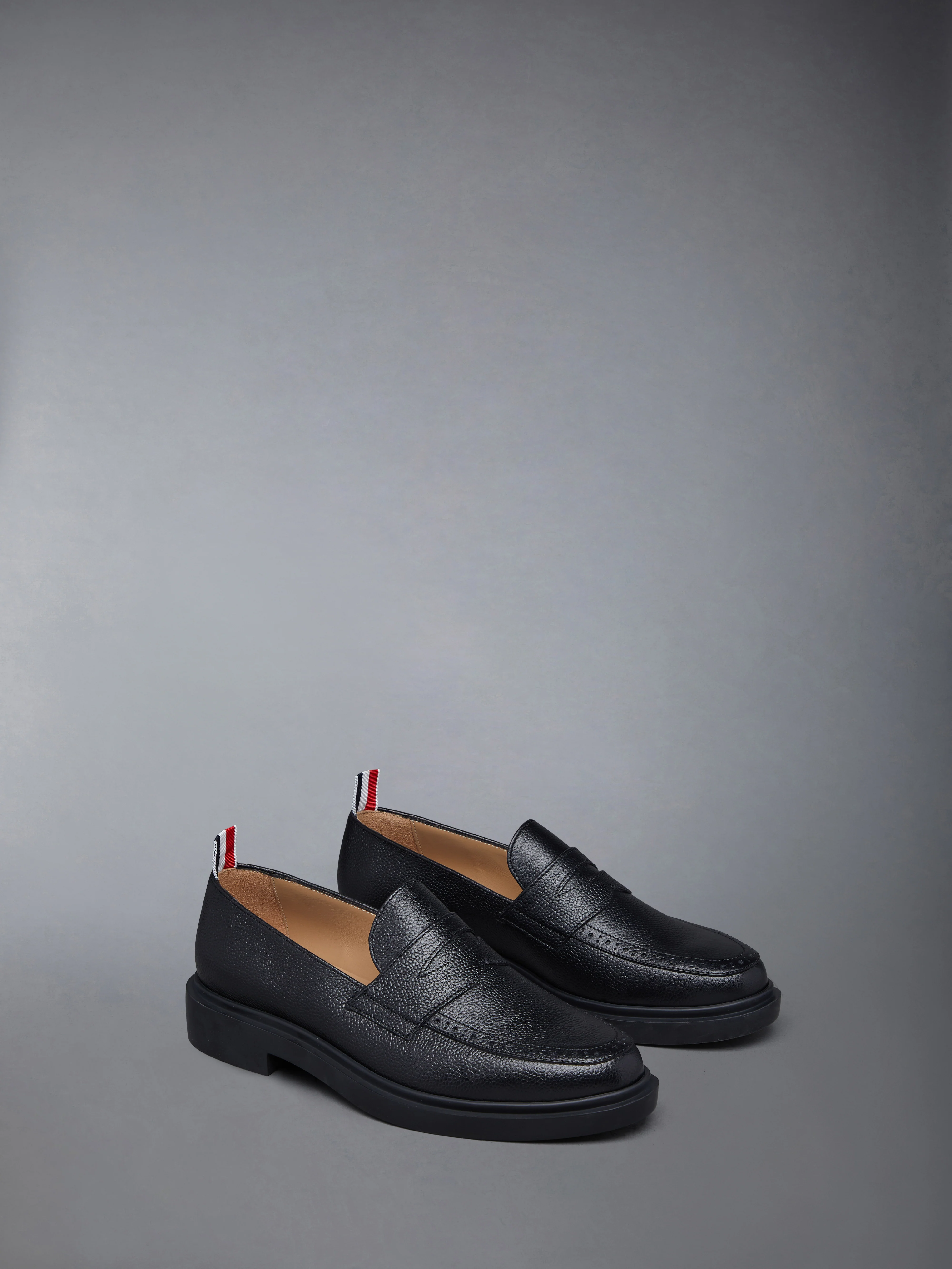 PEBBLE GRAIN RUBBER SOLE PENNY LOAFER