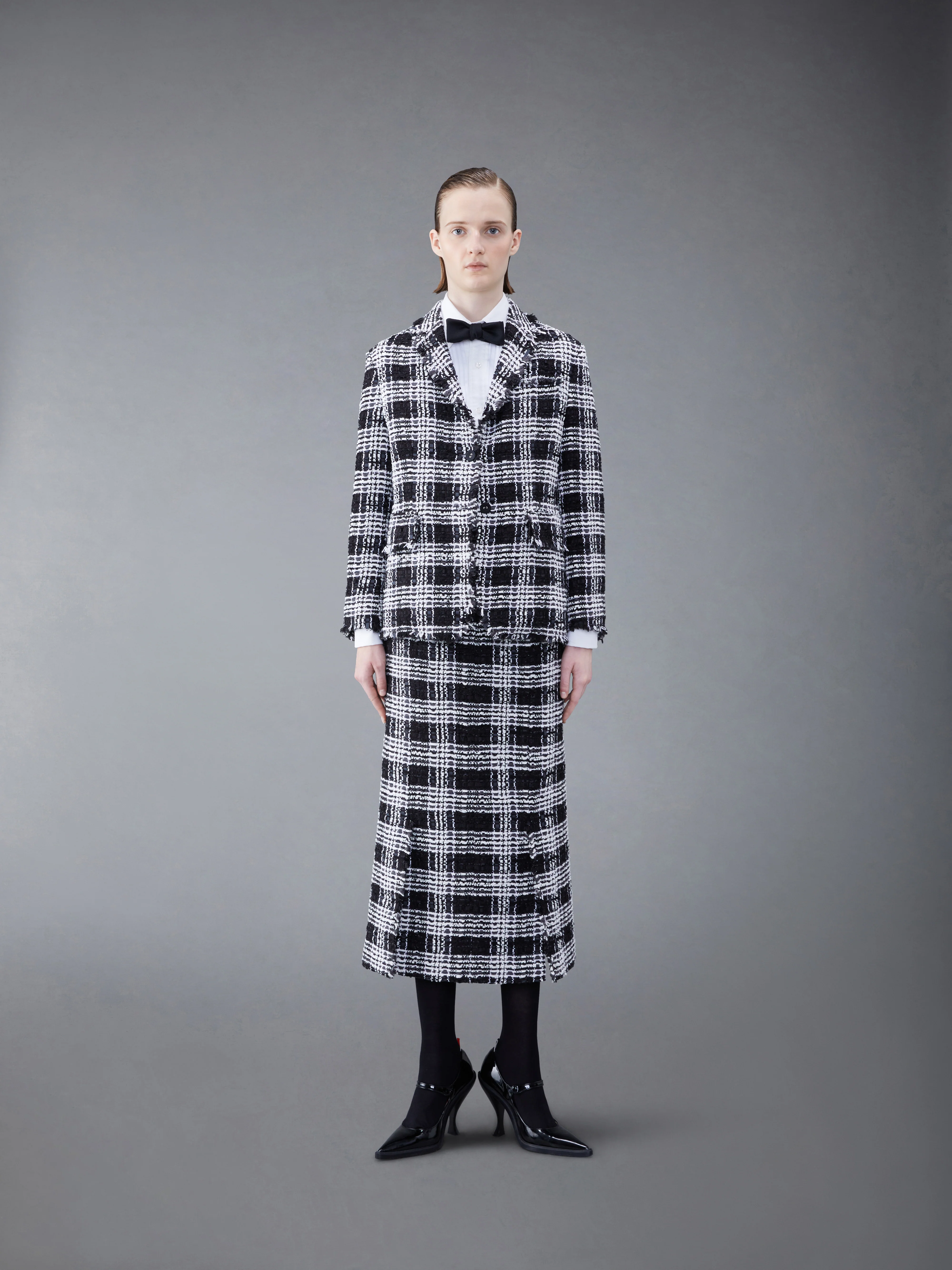 11001-prince-of-wales-chenille-tweed-frayed-classic-sport-coat-3.webp Prince of Wales Chenille Tweed Frayed Classic Sport Coat