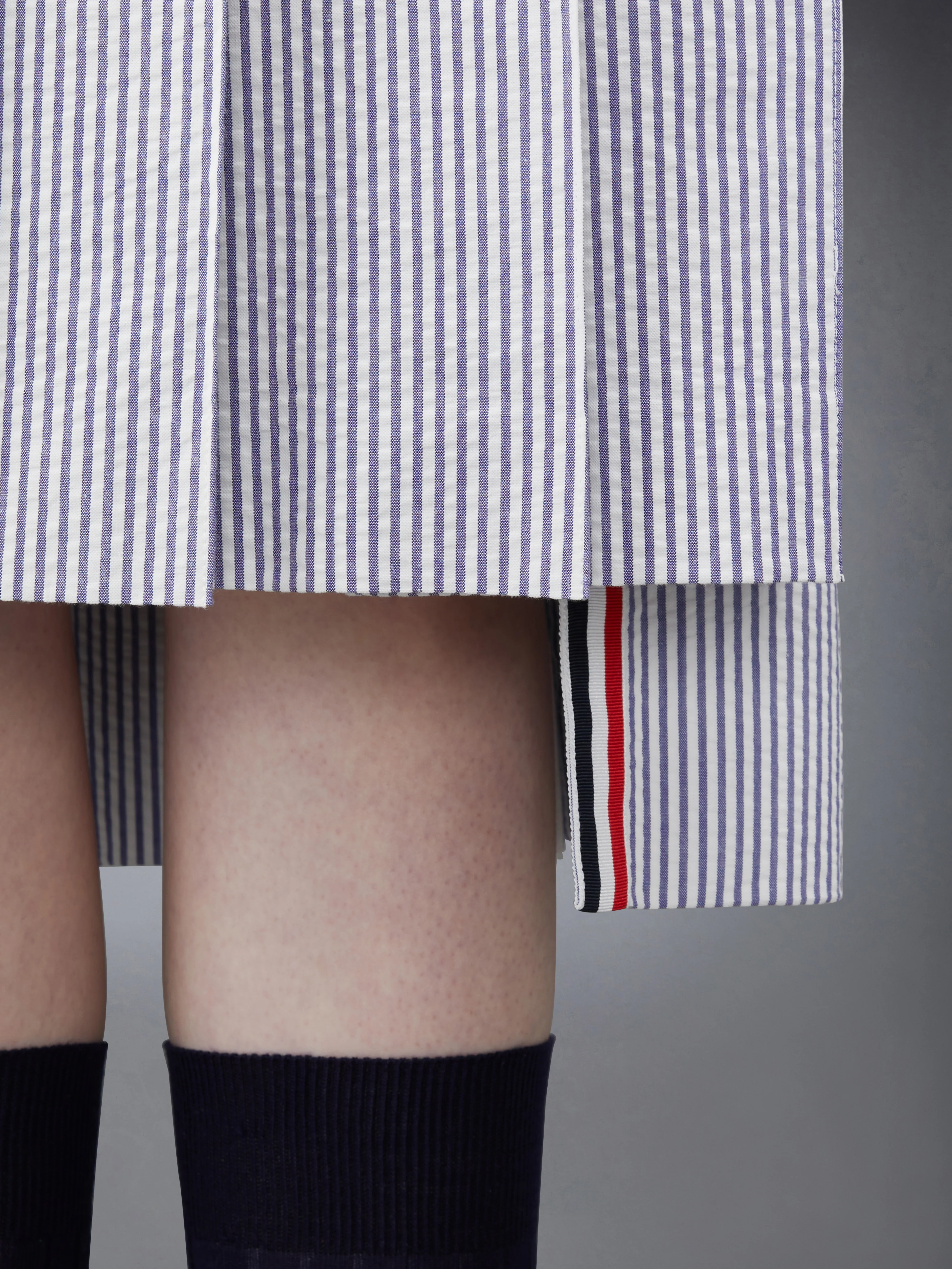 11580-seersucker-midi-pleated-skirt-5.webp SEERSUCKER MIDI PLEATED SKIRT