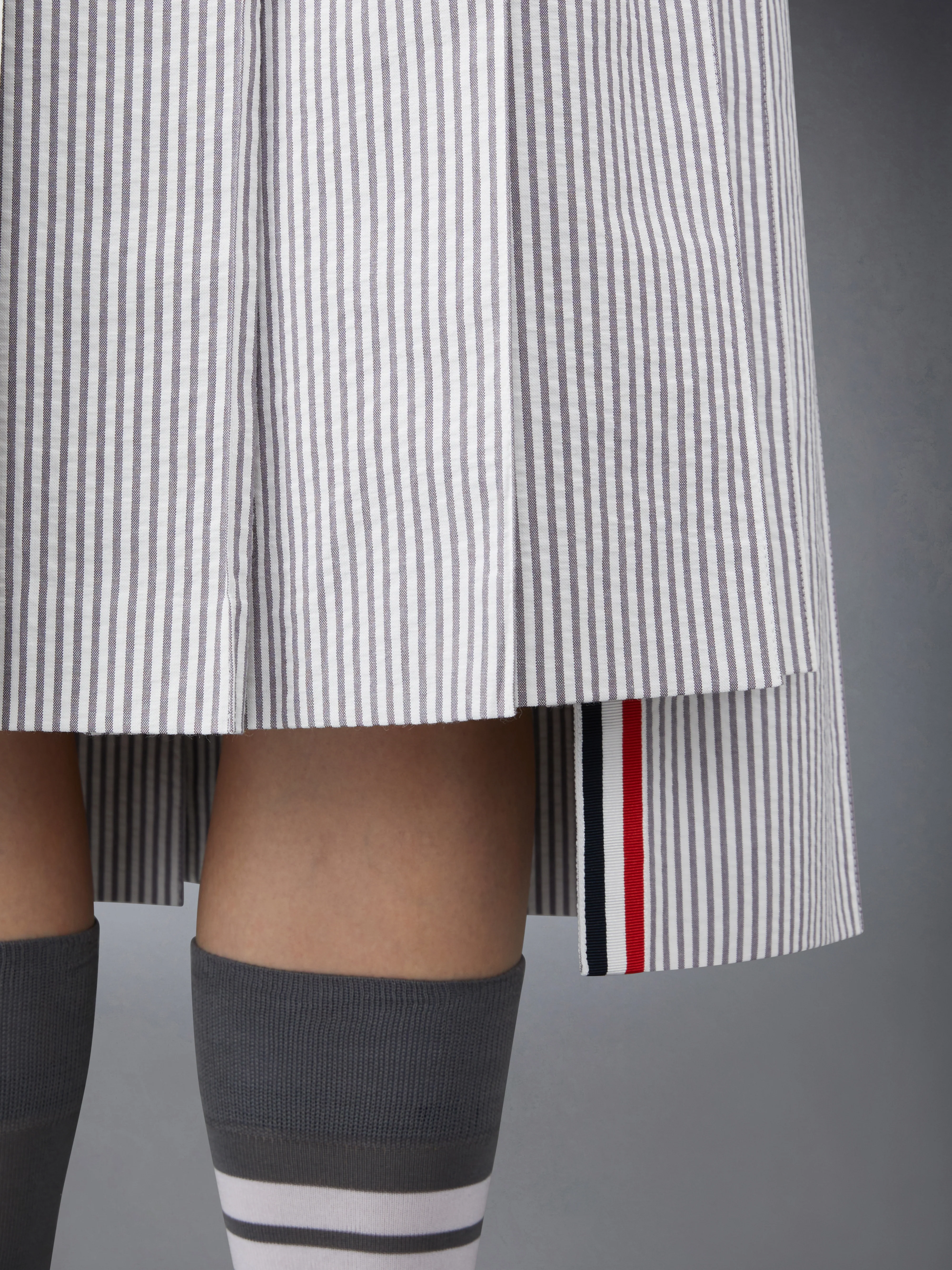 11588-seersucker-midi-pleated-skirt-5.webp SEERSUCKER MIDI PLEATED SKIRT