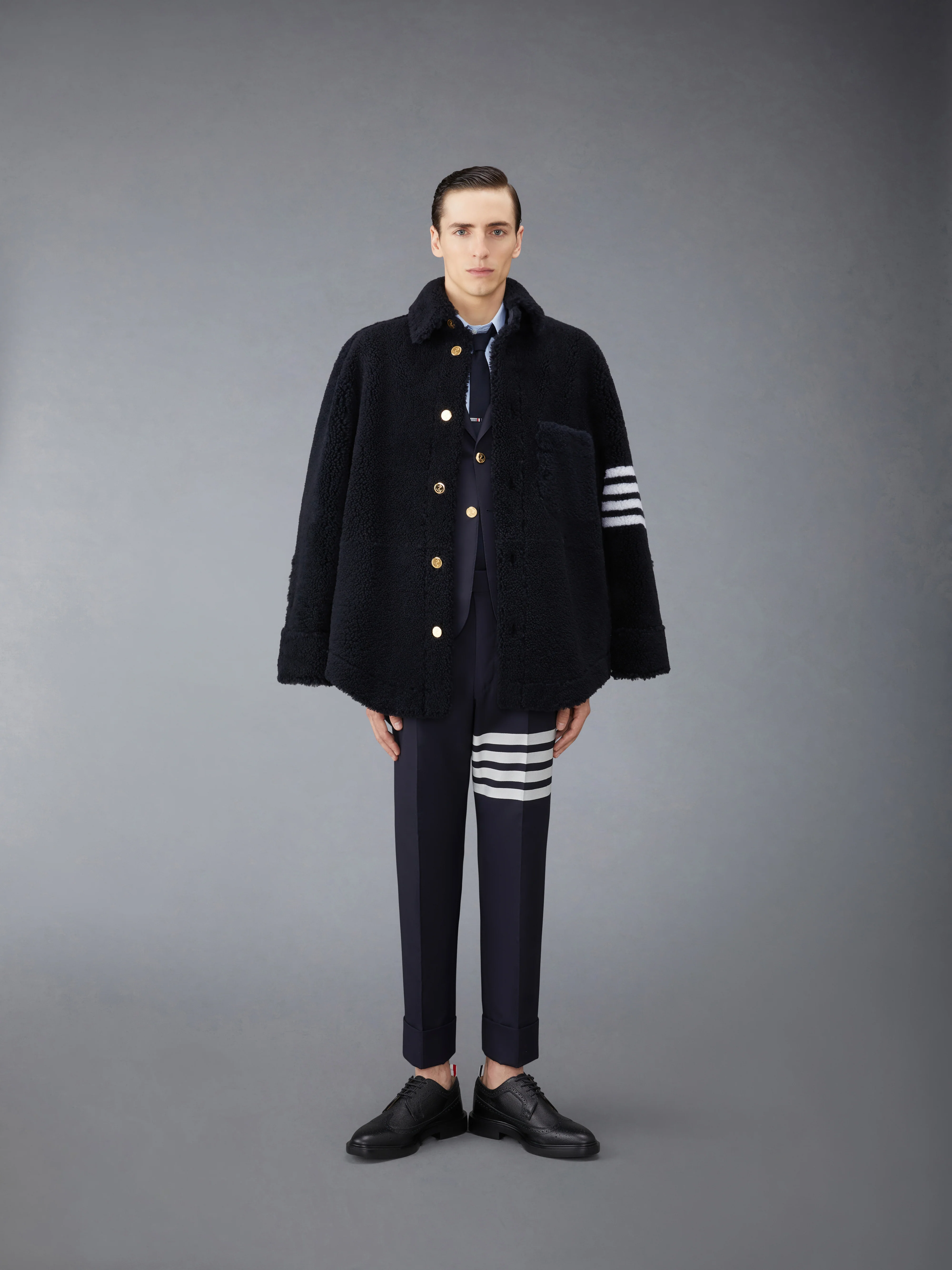 11677-shearling-4-bar-oversized-shirt-jacket-3.webp SHEARLING 4-BAR OVERSIZED SHIRT JACKET