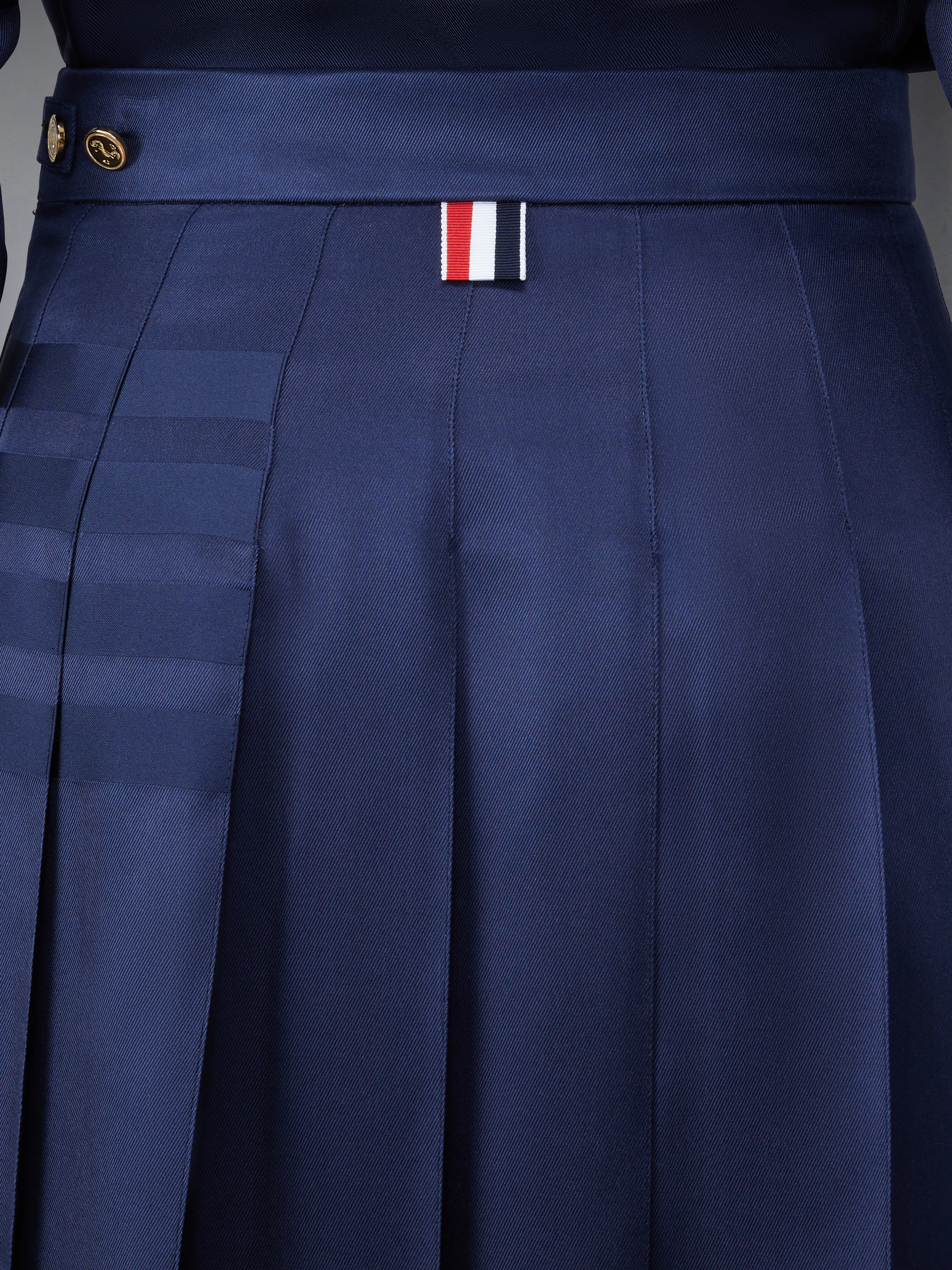 11787-silk-twill-4-bar-midi-pleated-skirt-5.webp SILK TWILL 4-BAR MIDI PLEATED SKIRT