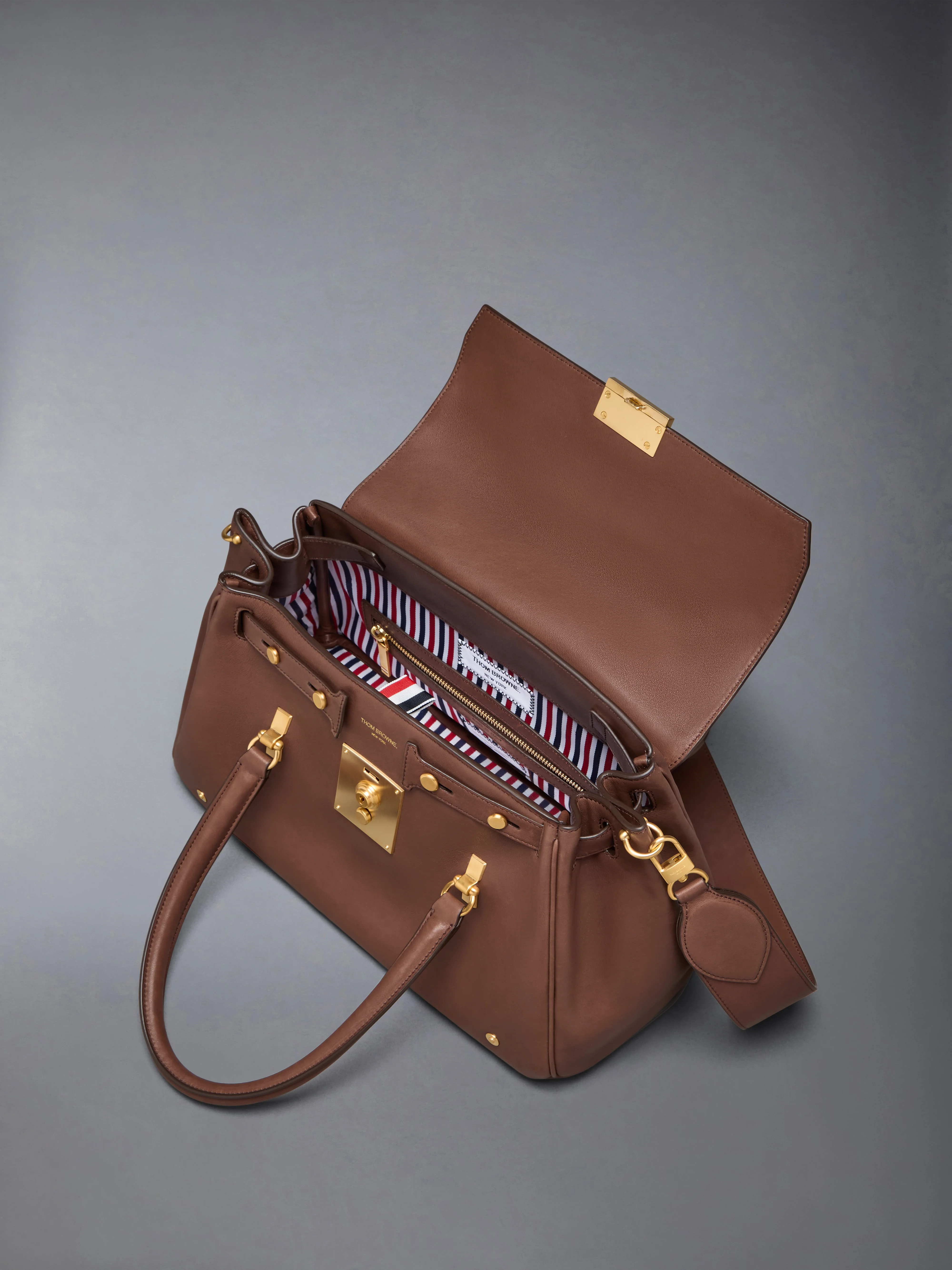 118-bolton-bag-in-soft-calf-leather-5.webp BOLTON BAG IN SOFT CALF LEATHER