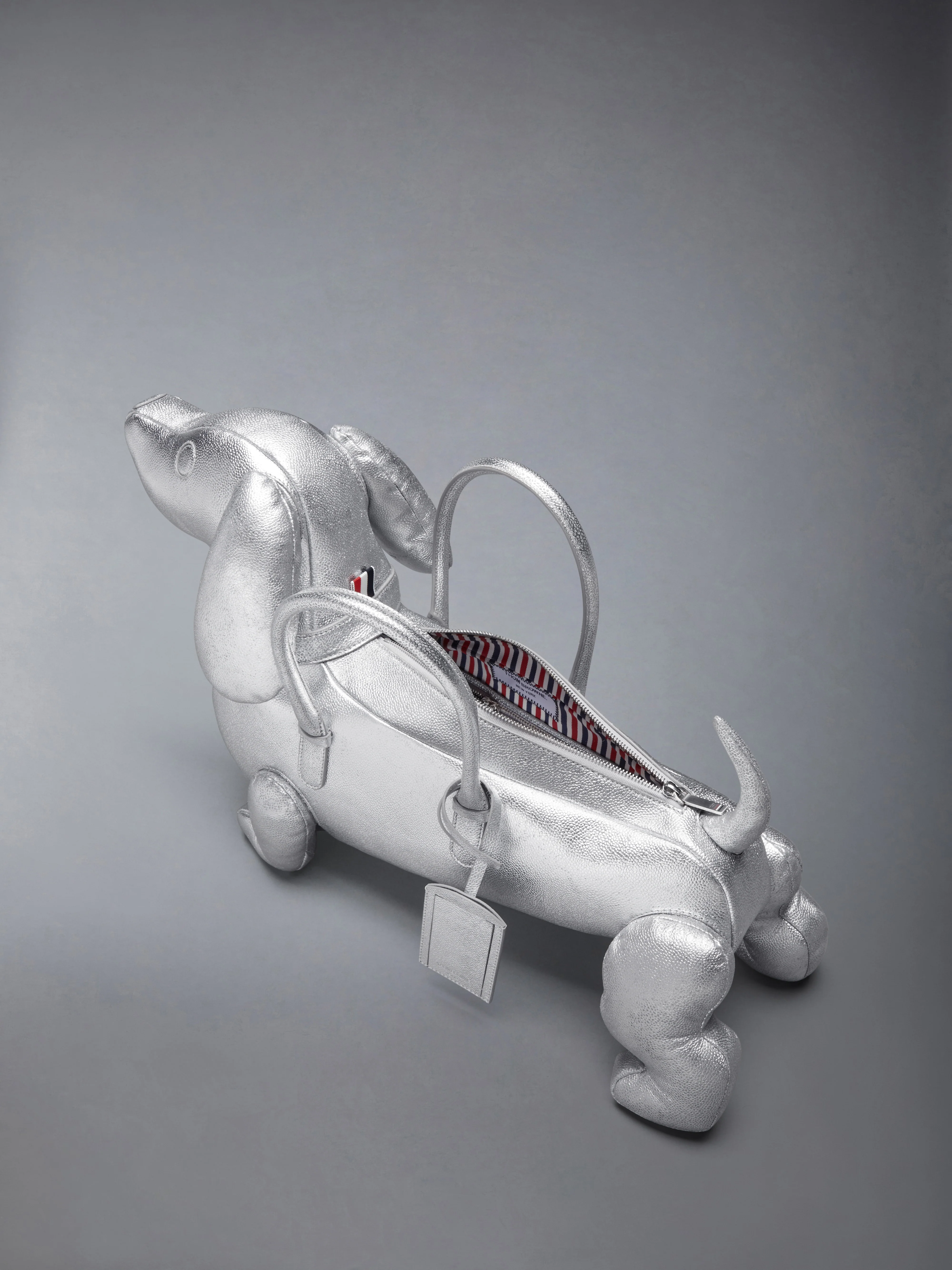 11847-silver-hector-bag-in-pebble-grain-leather-5.webp SILVER HECTOR BAG IN PEBBLE GRAIN LEATHER
