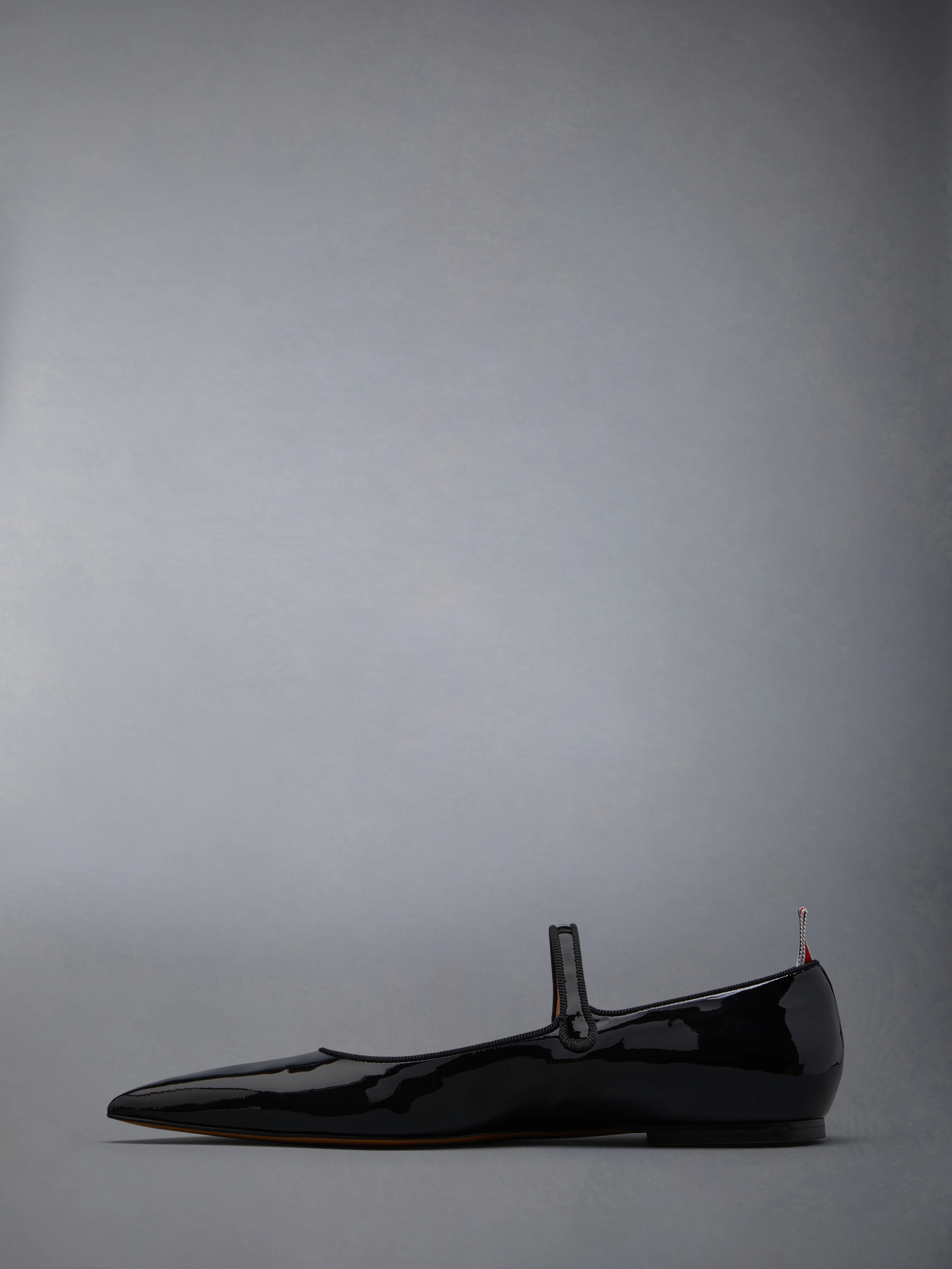 11904-soft-patent-leather-pointed-thom-john-flat-2.webp Soft Patent Leather Pointed Thom John Flat