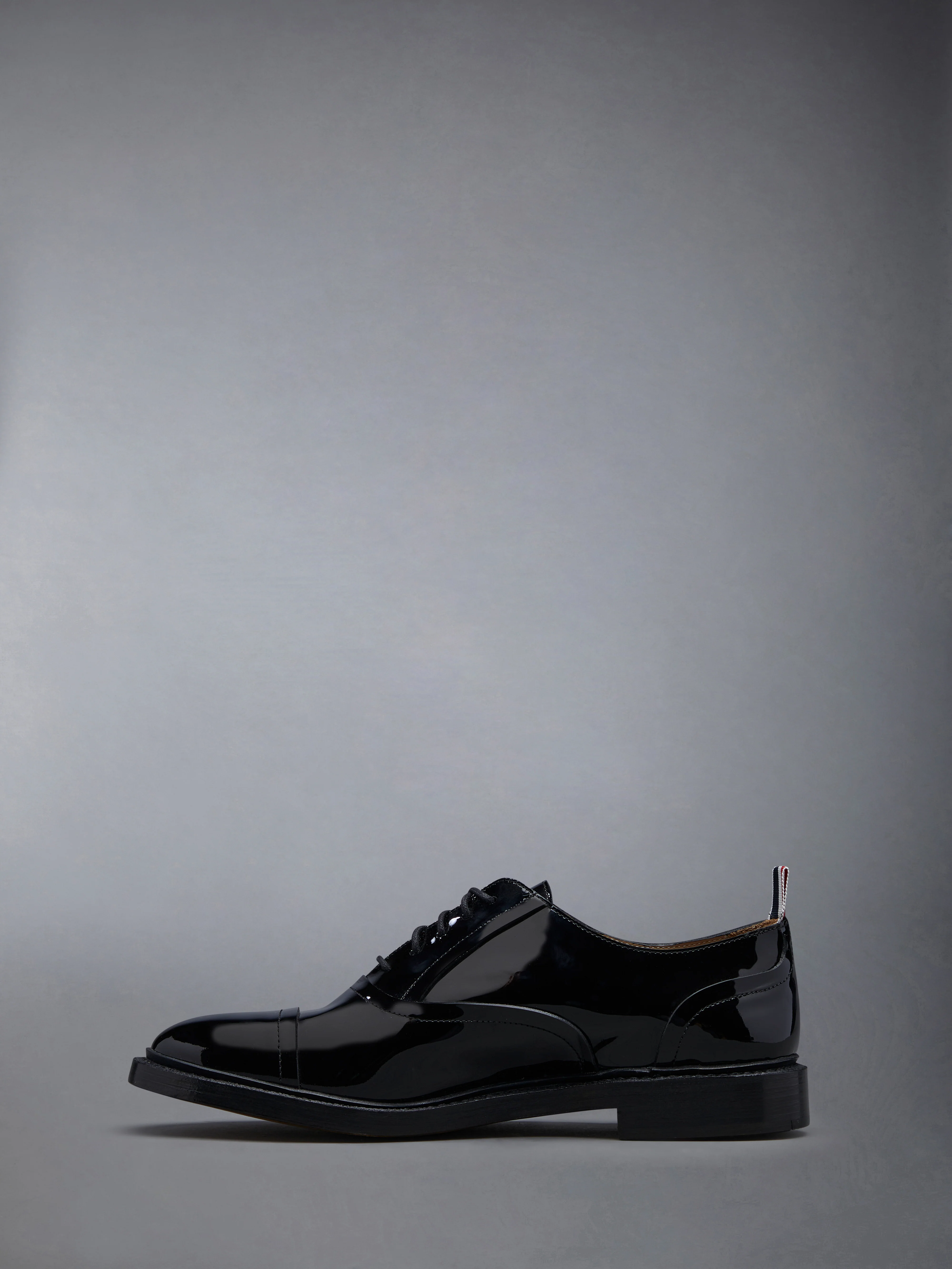 11920-soft-patent-raw-edge-goodyear-sole-cap-toe-oxford-3.webp Soft Patent Raw Edge Goodyear Sole Cap Toe Oxford