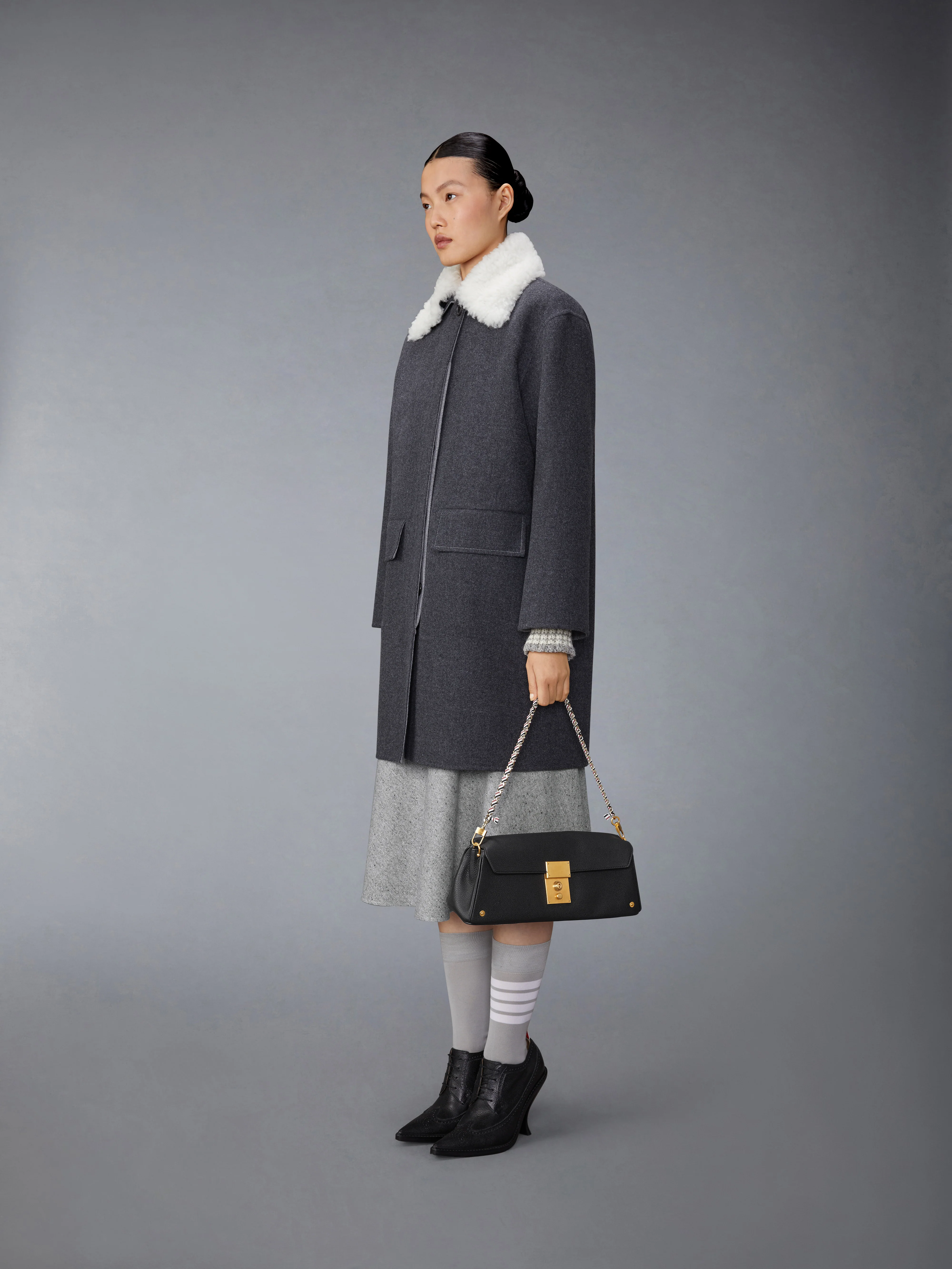 11968-soft-pebble-grain-mrs-thom-clutch-bag-4.webp SOFT PEBBLE GRAIN MRS. THOM CLUTCH BAG