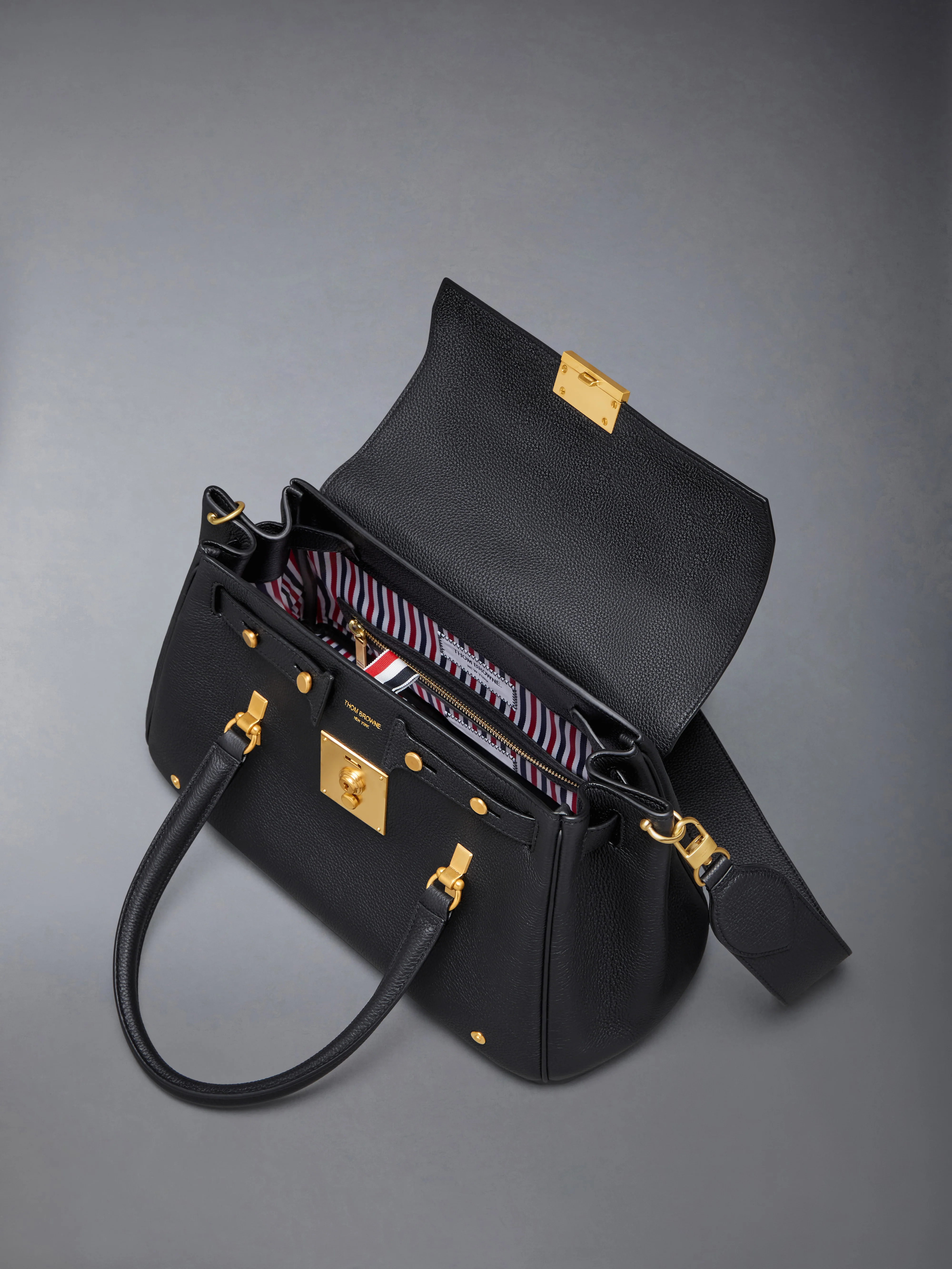 120-bolton-bag-in-soft-pebble-grain-leather-5.webp BOLTON BAG IN SOFT PEBBLE GRAIN LEATHER