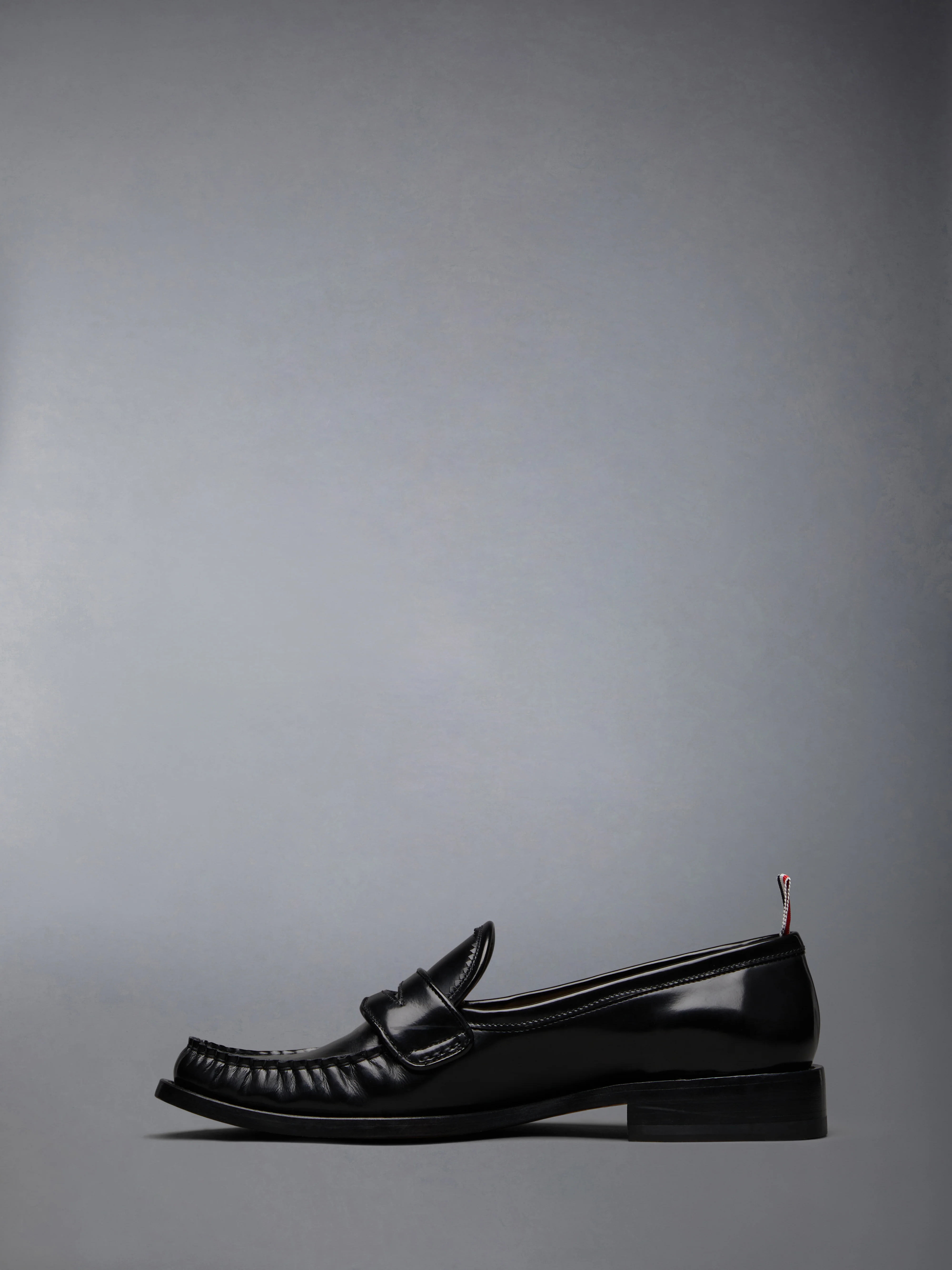 12174-spazzolato-pleated-varsity-loafer-3.webp SPAZZOLATO PLEATED VARSITY LOAFER