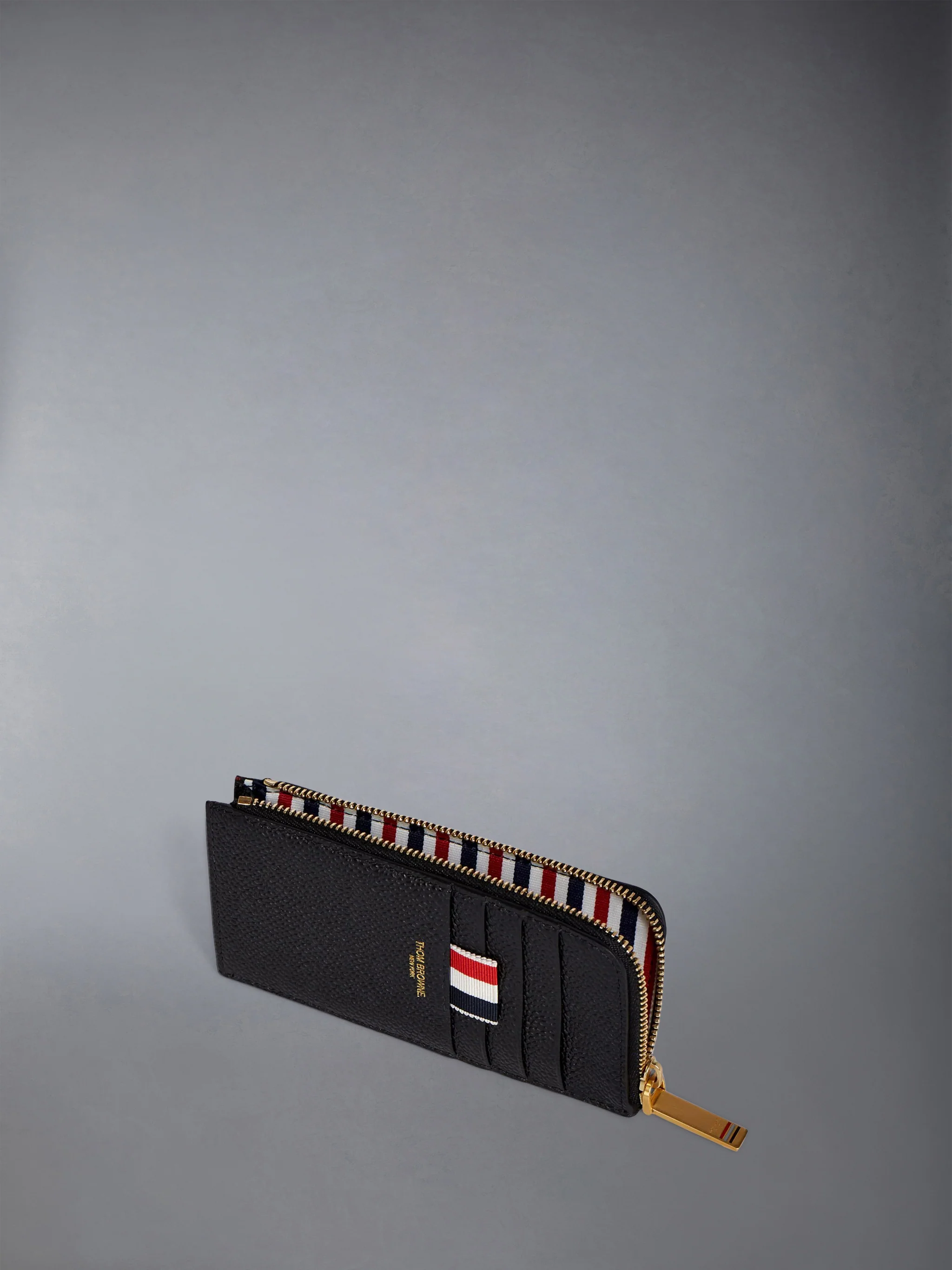 1218-pebble-grain-half-zip-around-wallet-3.webp PEBBLE GRAIN HALF ZIP AROUND WALLET