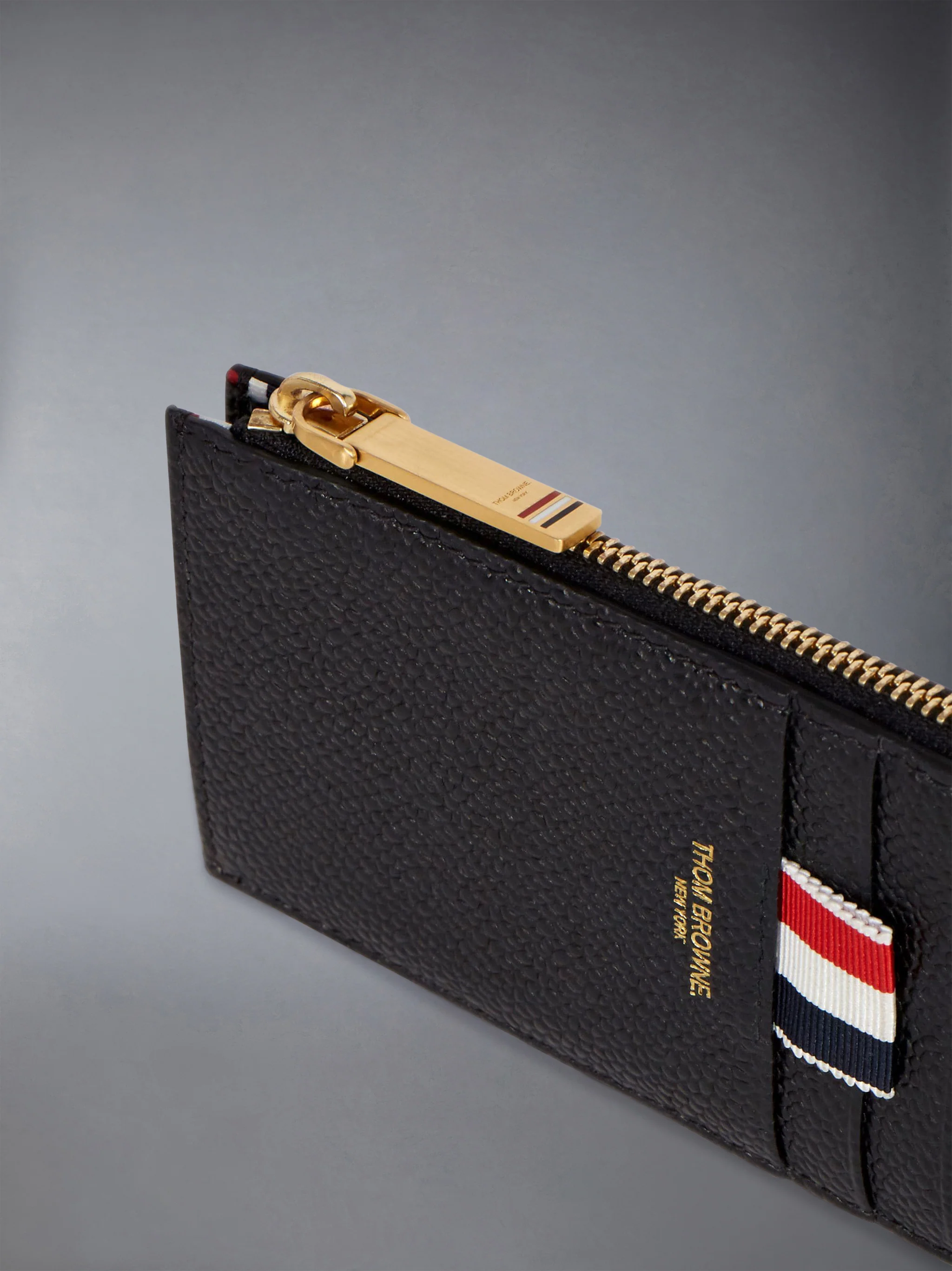 1218-pebble-grain-half-zip-around-wallet-4.webp PEBBLE GRAIN HALF ZIP AROUND WALLET