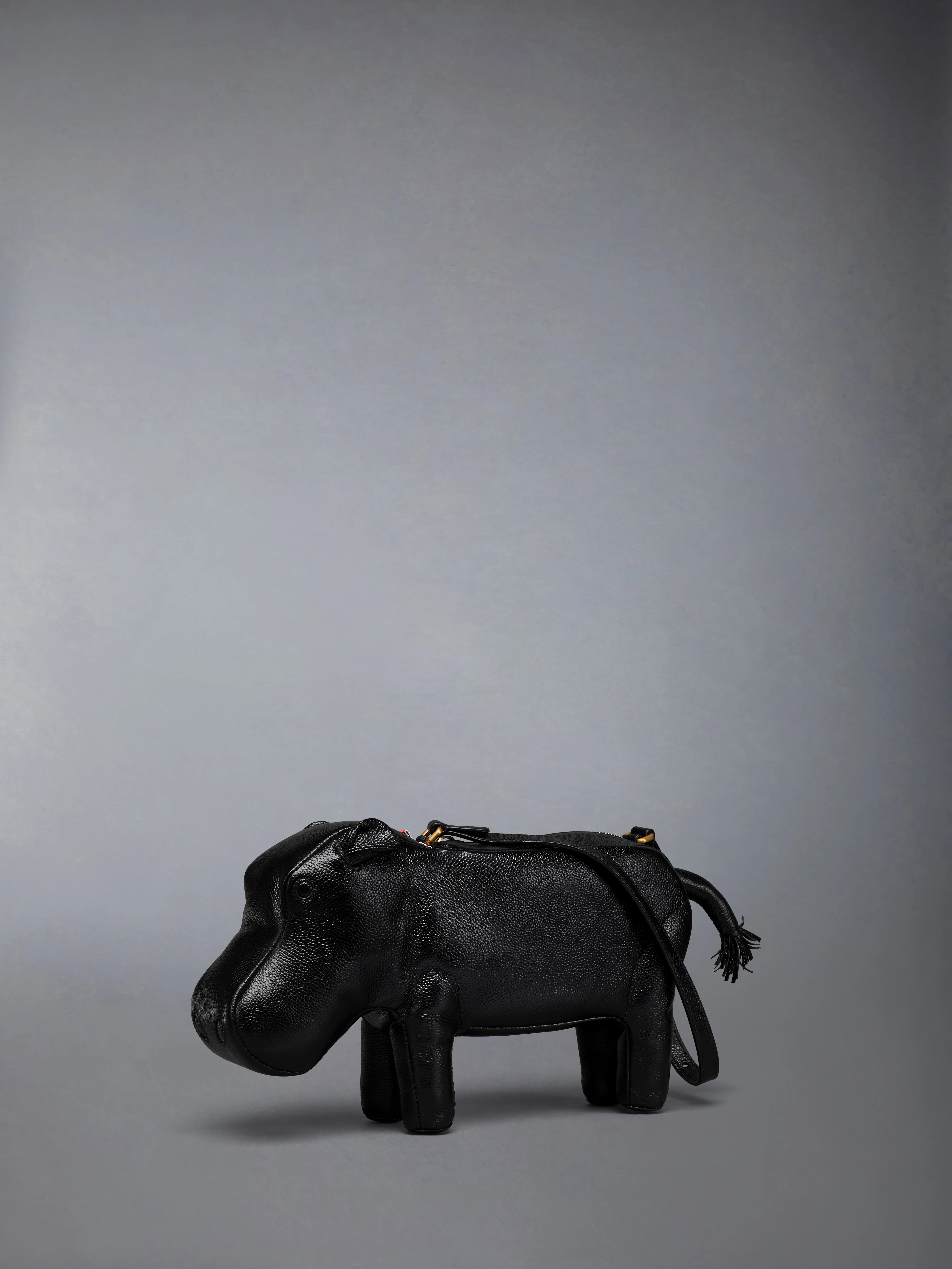 PEBBLE GRAIN HIPPO BAG