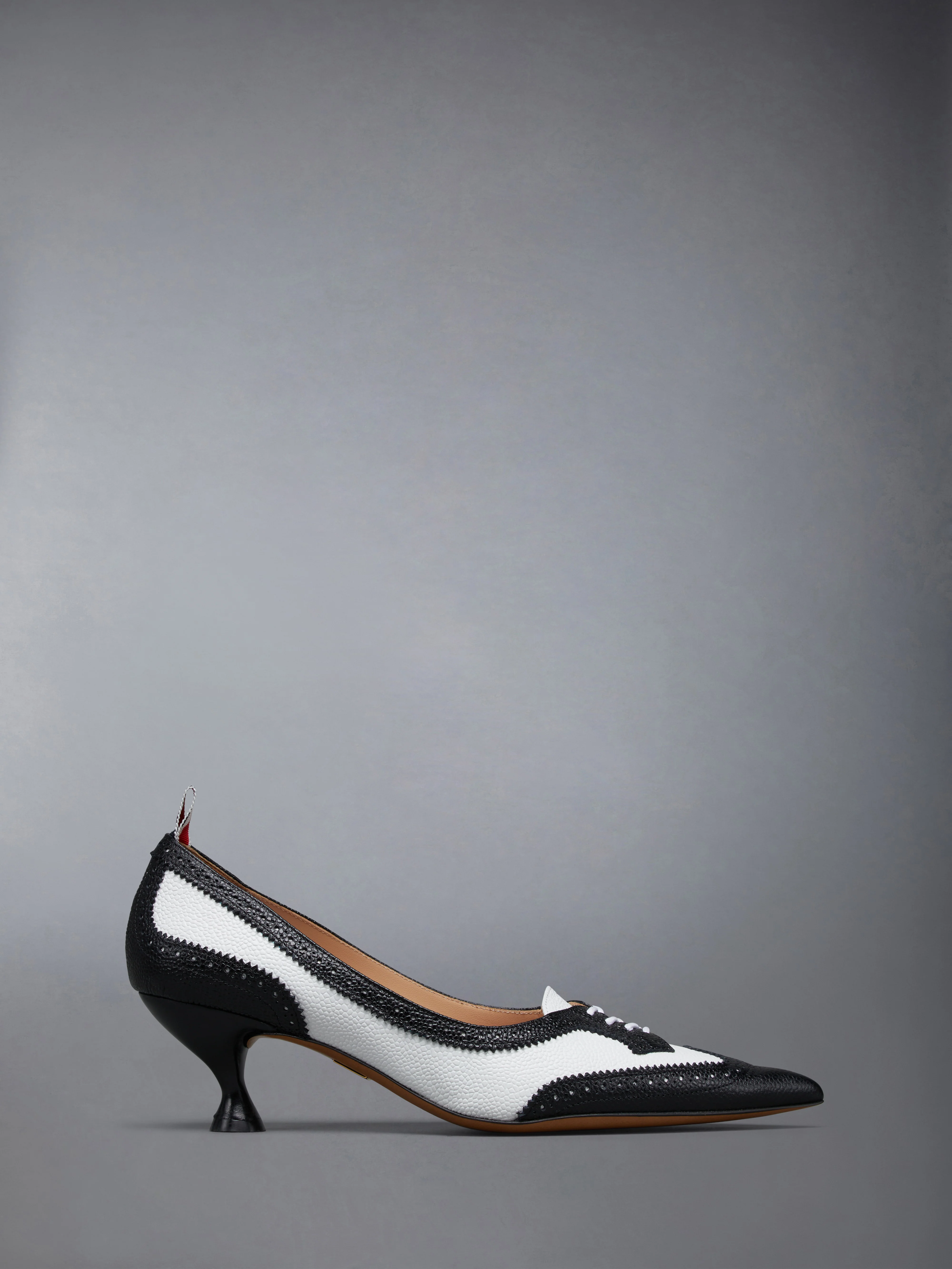 PEBBLE GRAIN WINGTIP PUMP 50MM
