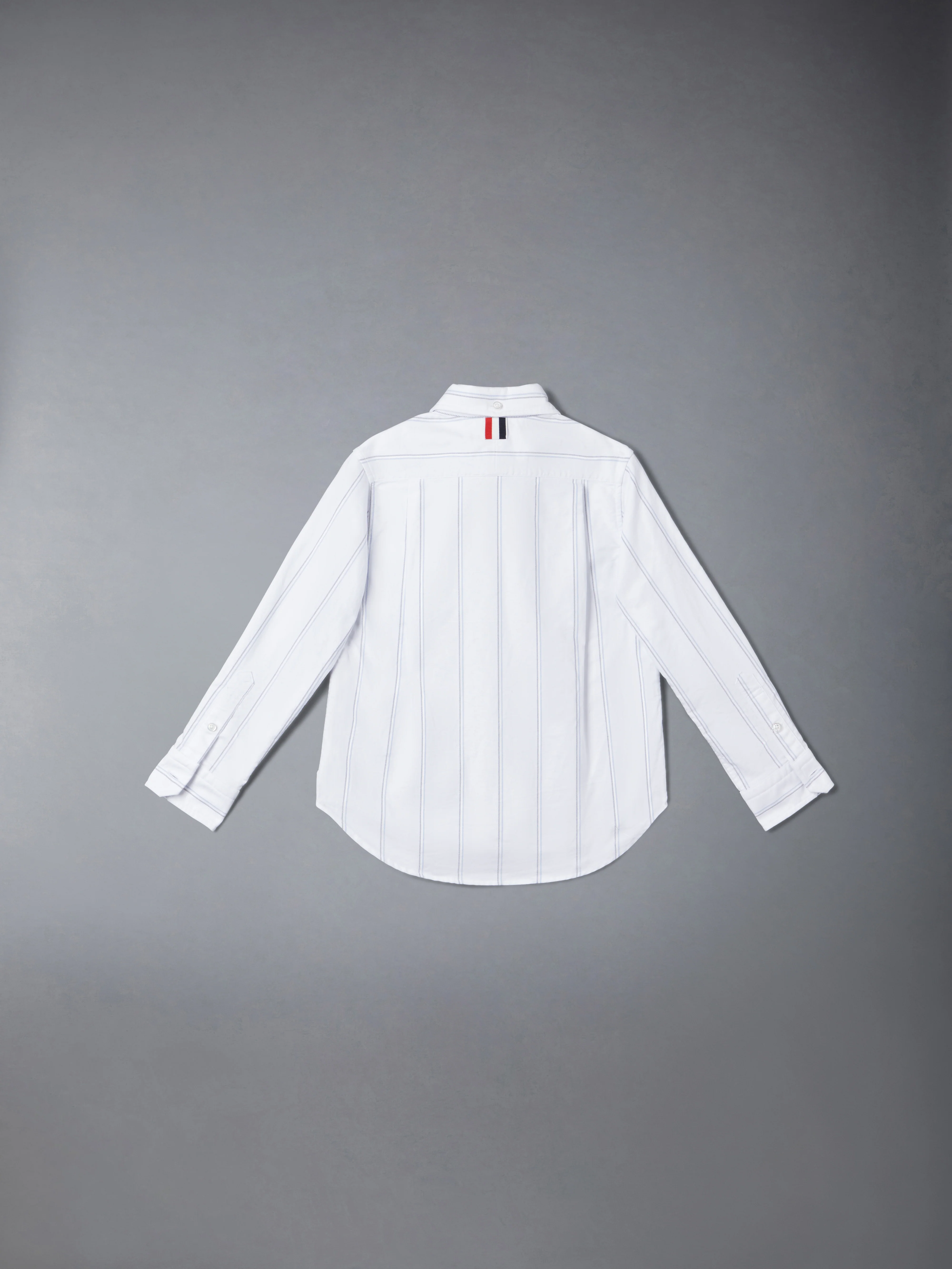 12462-striped-oxford-classic-shirt-3.webp STRIPED OXFORD CLASSIC SHIRT