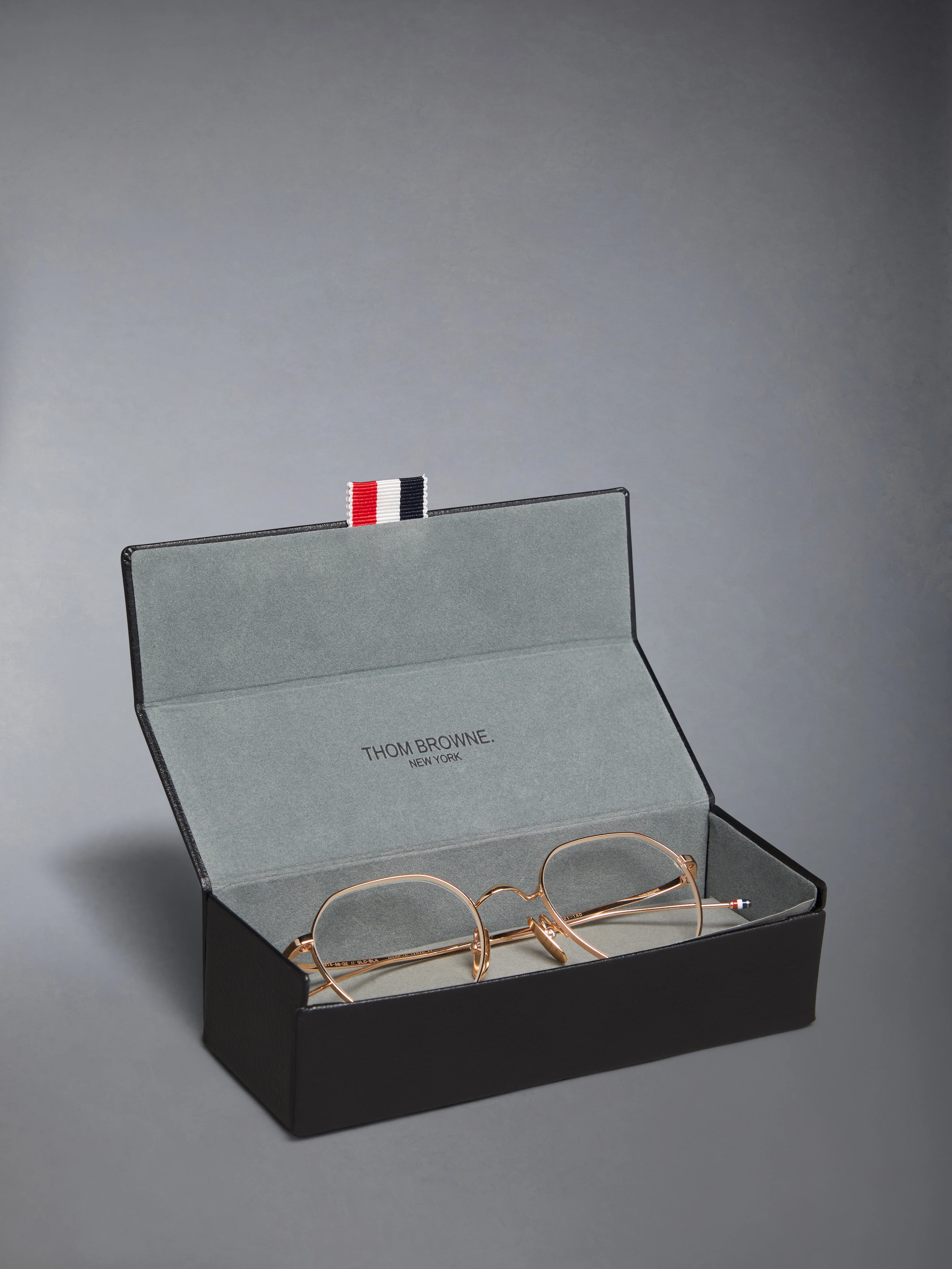 12817-titanium-round-eyeglasses-8.webp TITANIUM ROUND EYEGLASSES