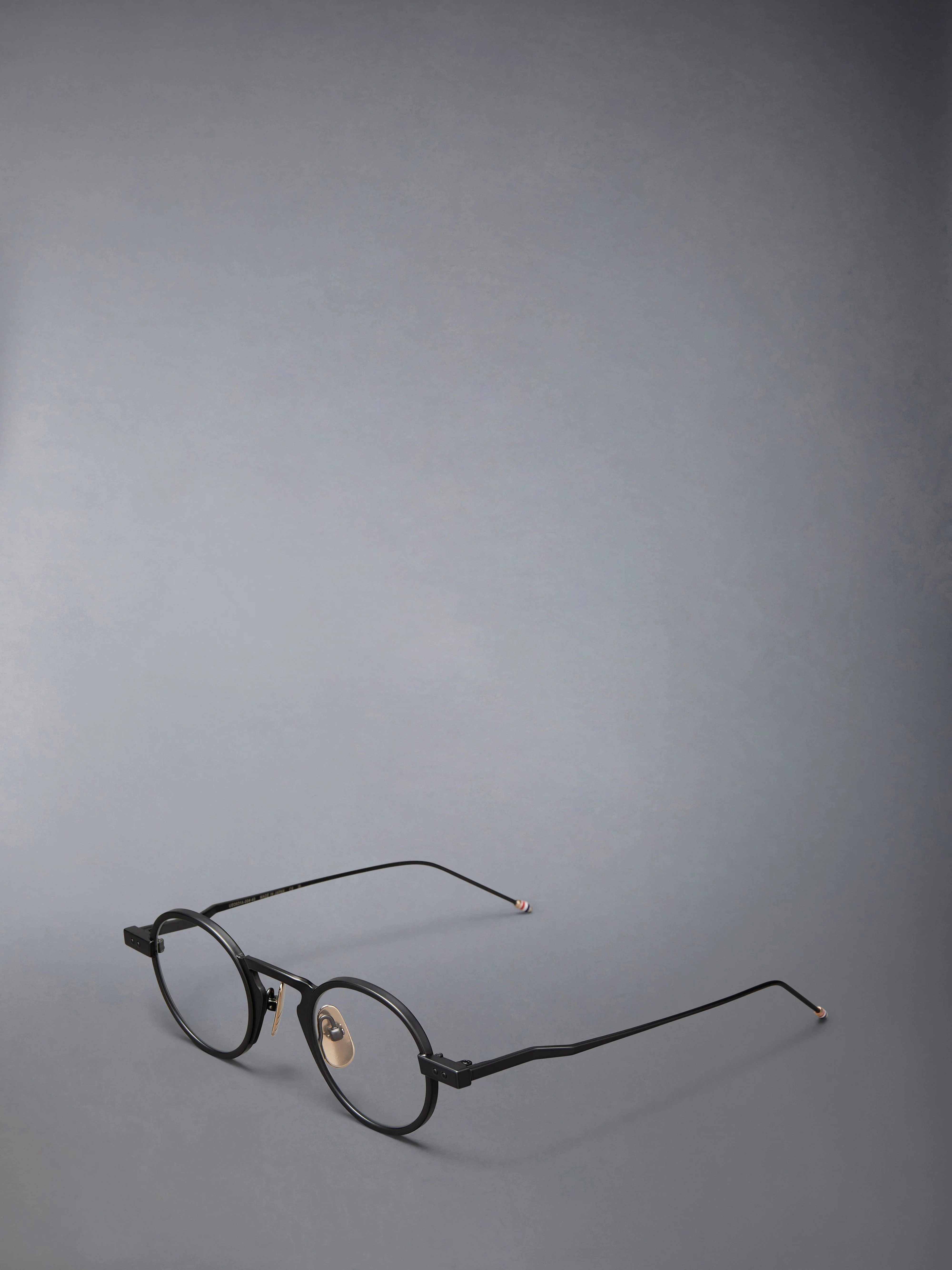 TITANIUM ROUND EYEGLASSES