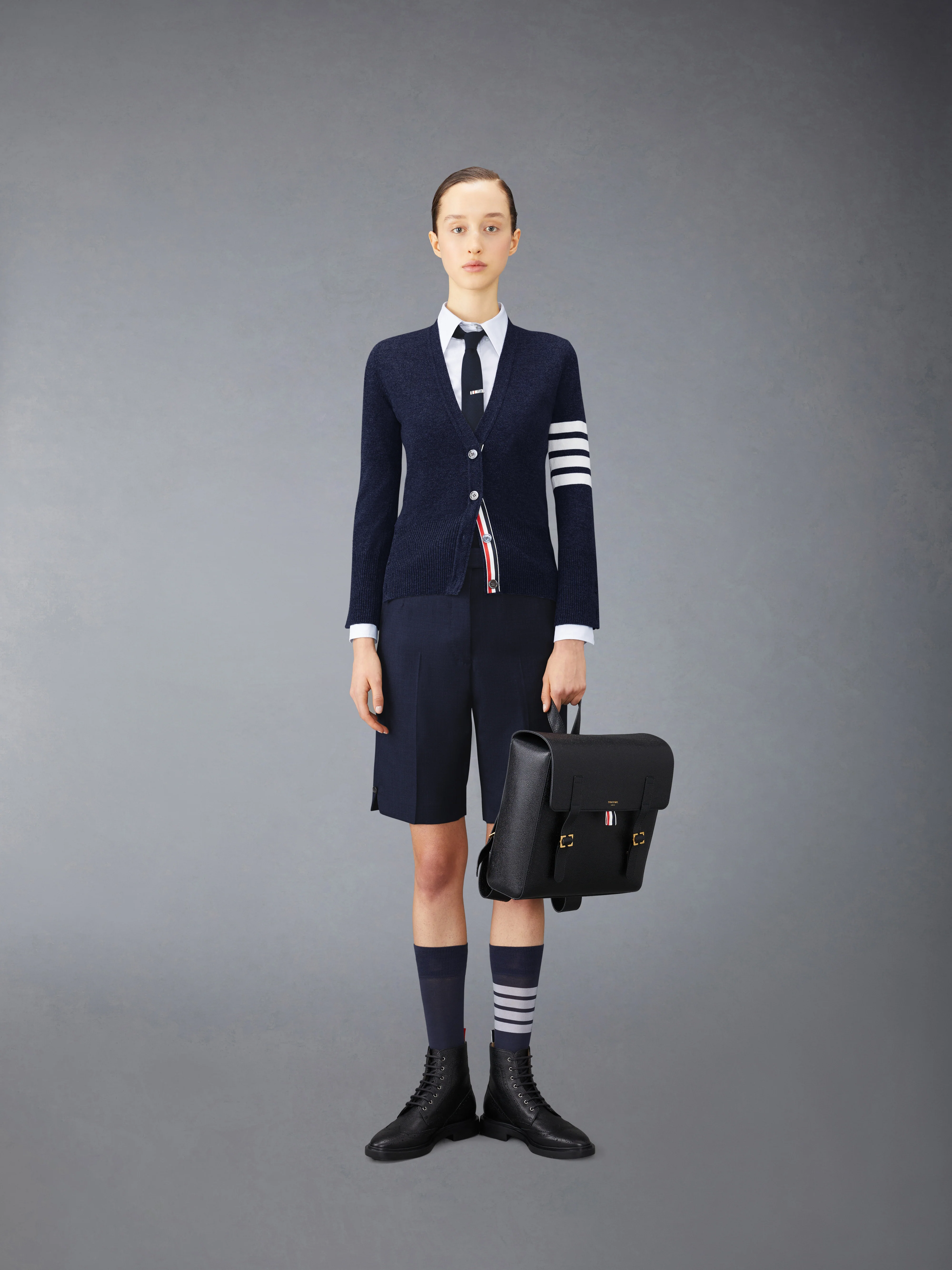 13096-twill-classic-backstrap-bermuda-shorts-4.webp TWILL CLASSIC BACKSTRAP BERMUDA SHORTS