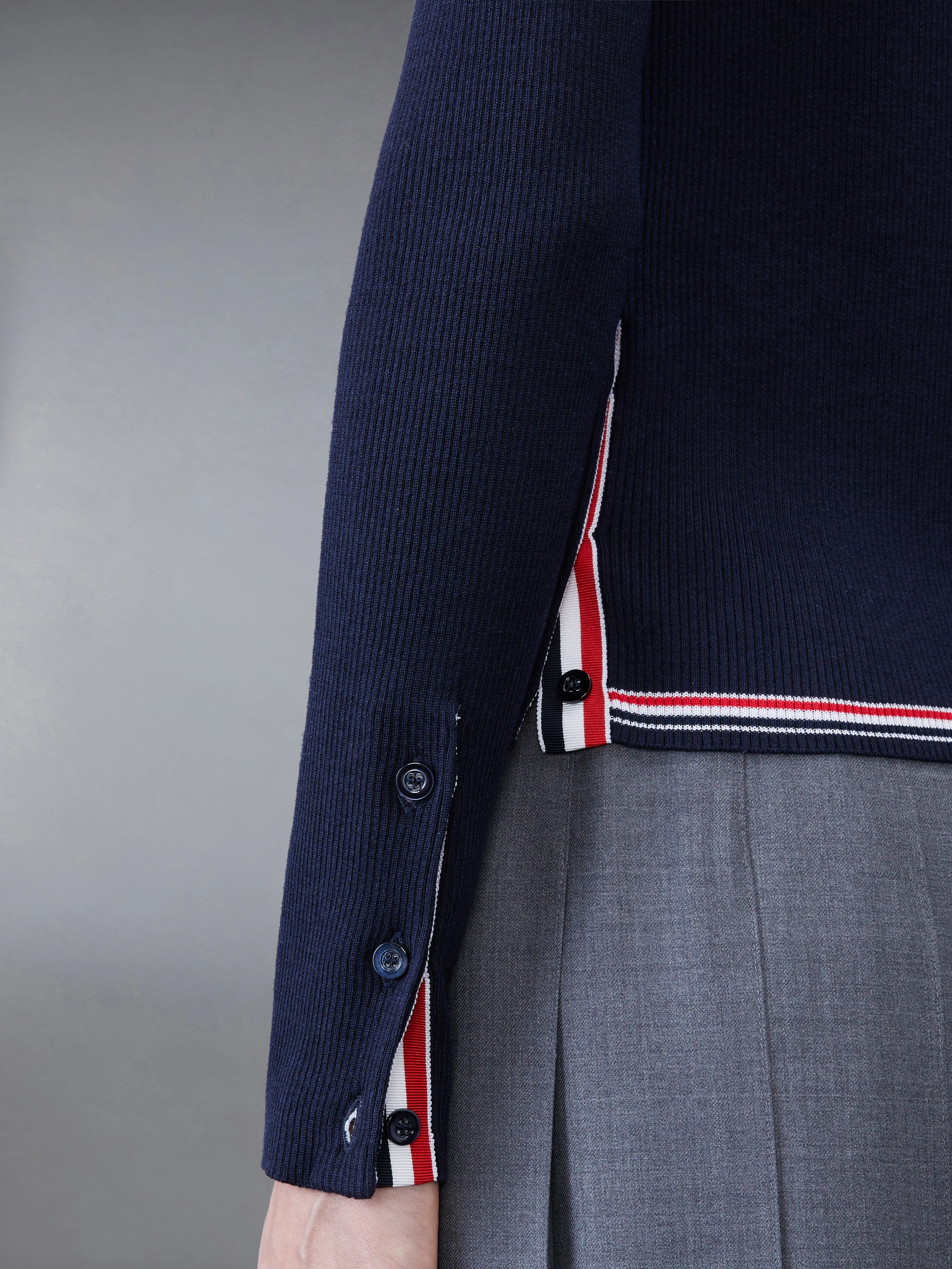 14964-wool-silk-rib-stripe-neck-tie-v-neck-cardigan-6.webp Wool Silk Rib Stripe Neck Tie V-neck Cardigan