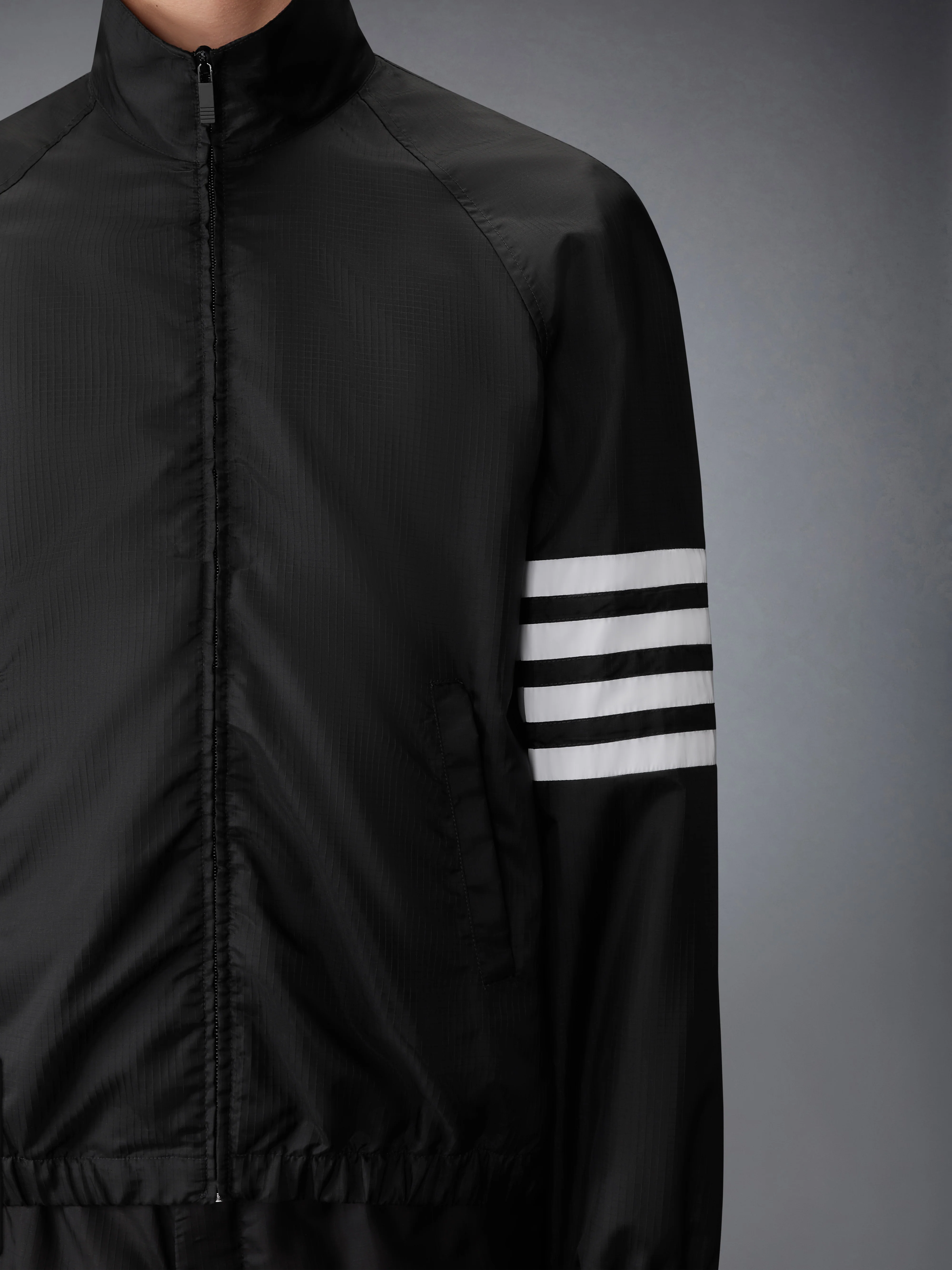 1625-shiny-ripstop-raglan-4-bar-track-jacket-5.webp SHINY RIPSTOP RAGLAN 4-BAR TRACK JACKET