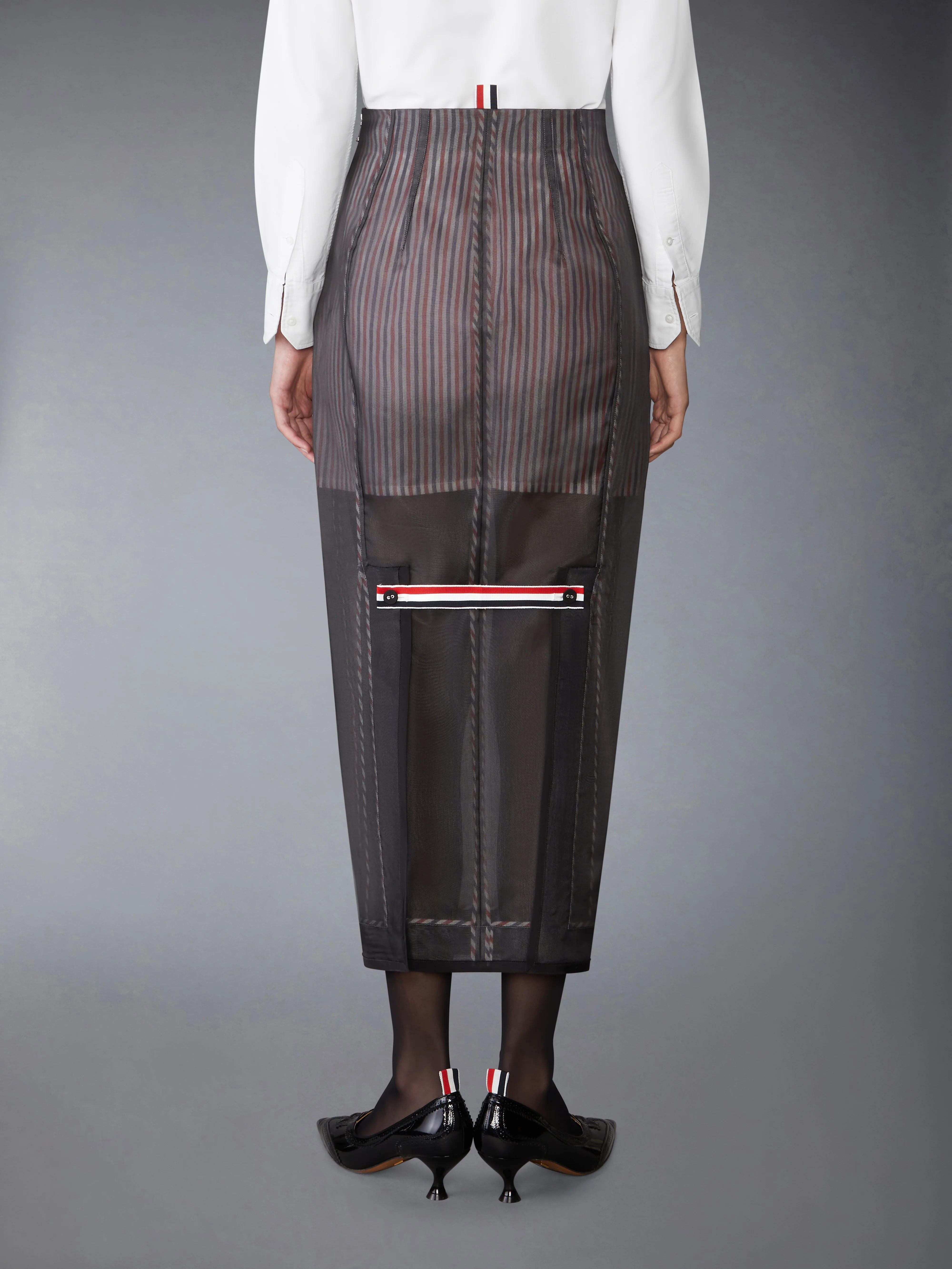 1641-silk-organza-high-waisted-pencil-skirt-3.webp SILK ORGANZA HIGH WAISTED PENCIL SKIRT