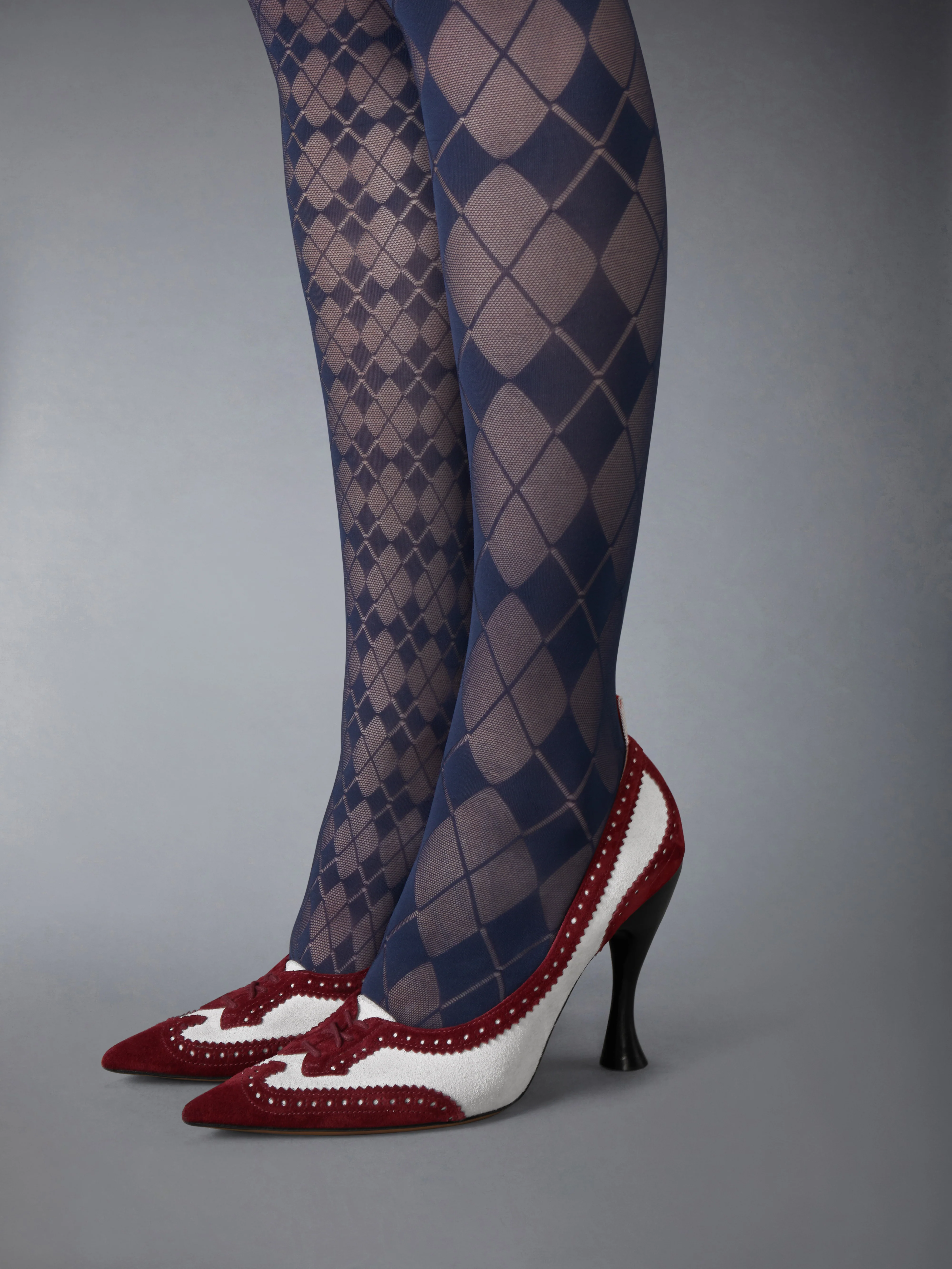 172-calf-suede-low-throat-wingtip-pump-105mm-4.webp CALF SUEDE LOW THROAT WINGTIP PUMP 105MM
