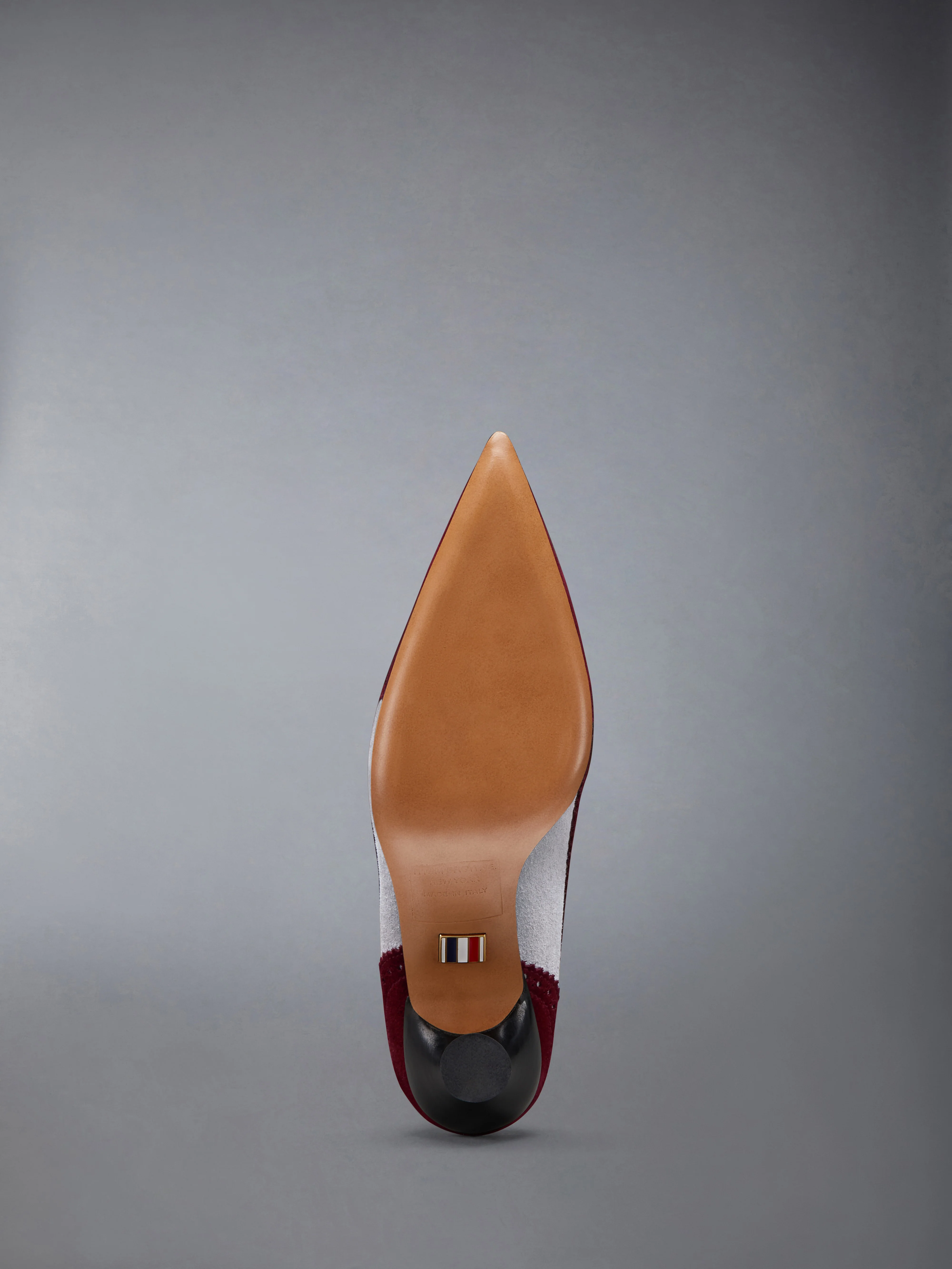 172-calf-suede-low-throat-wingtip-pump-105mm-6.webp CALF SUEDE LOW THROAT WINGTIP PUMP 105MM