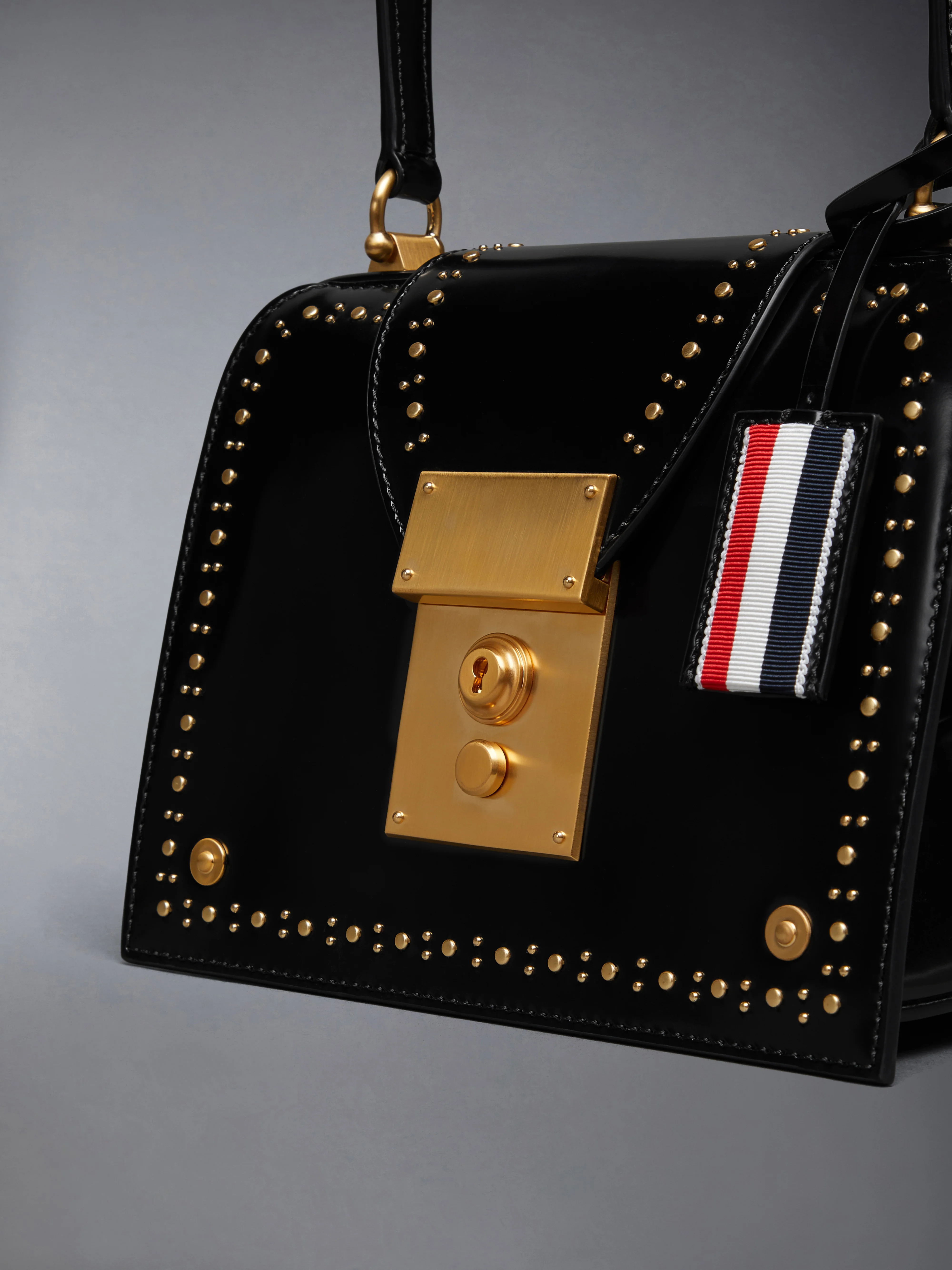 1827-soft-spazzolato-stud-mrs-thom-triangle-bag-6.webp SOFT SPAZZOLATO STUD MRS. THOM TRIANGLE BAG
