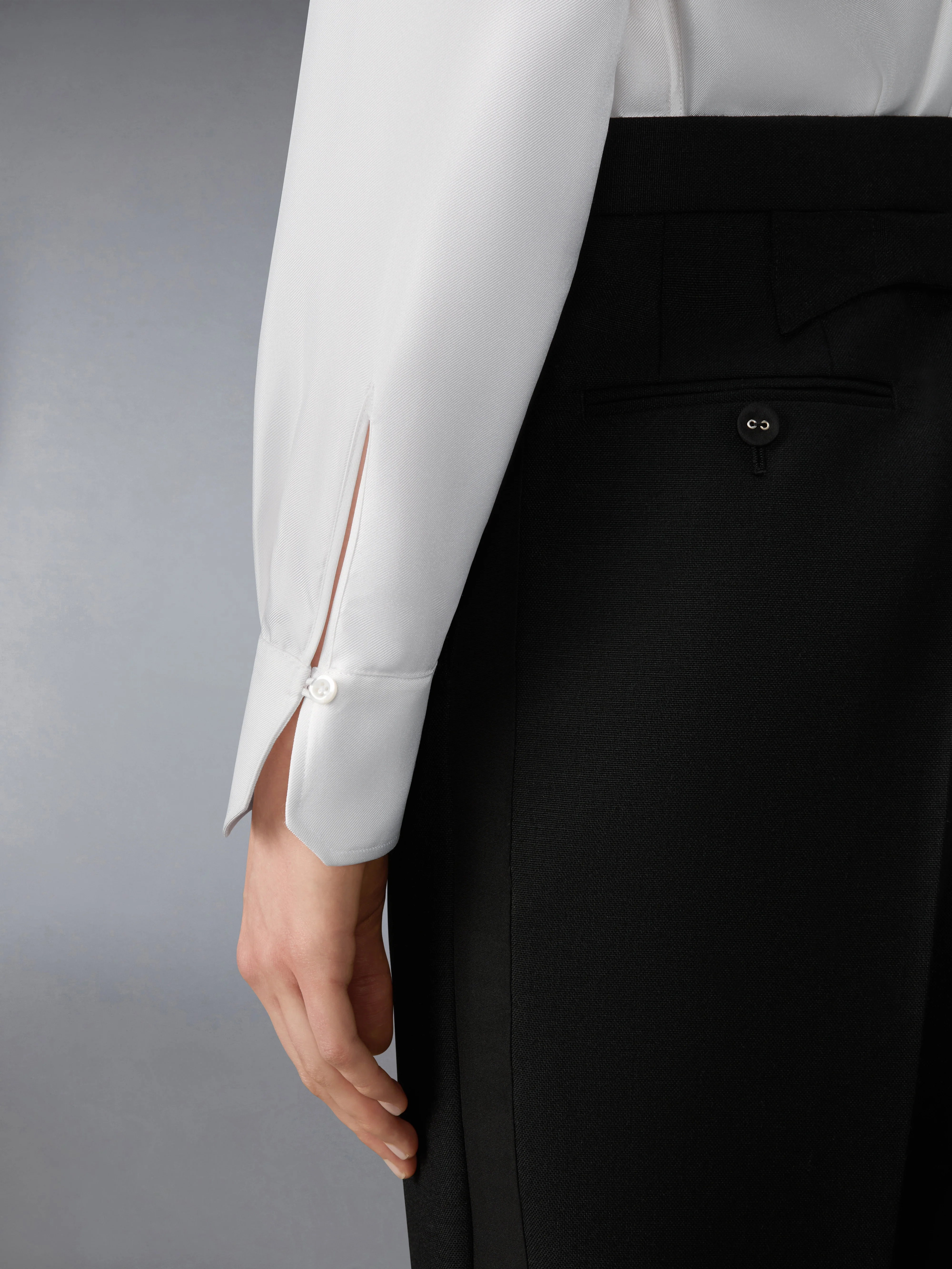 1888-solid-silk-twill-detachable-collar-shirt-8.webp SOLID SILK TWILL DETACHABLE COLLAR SHIRT