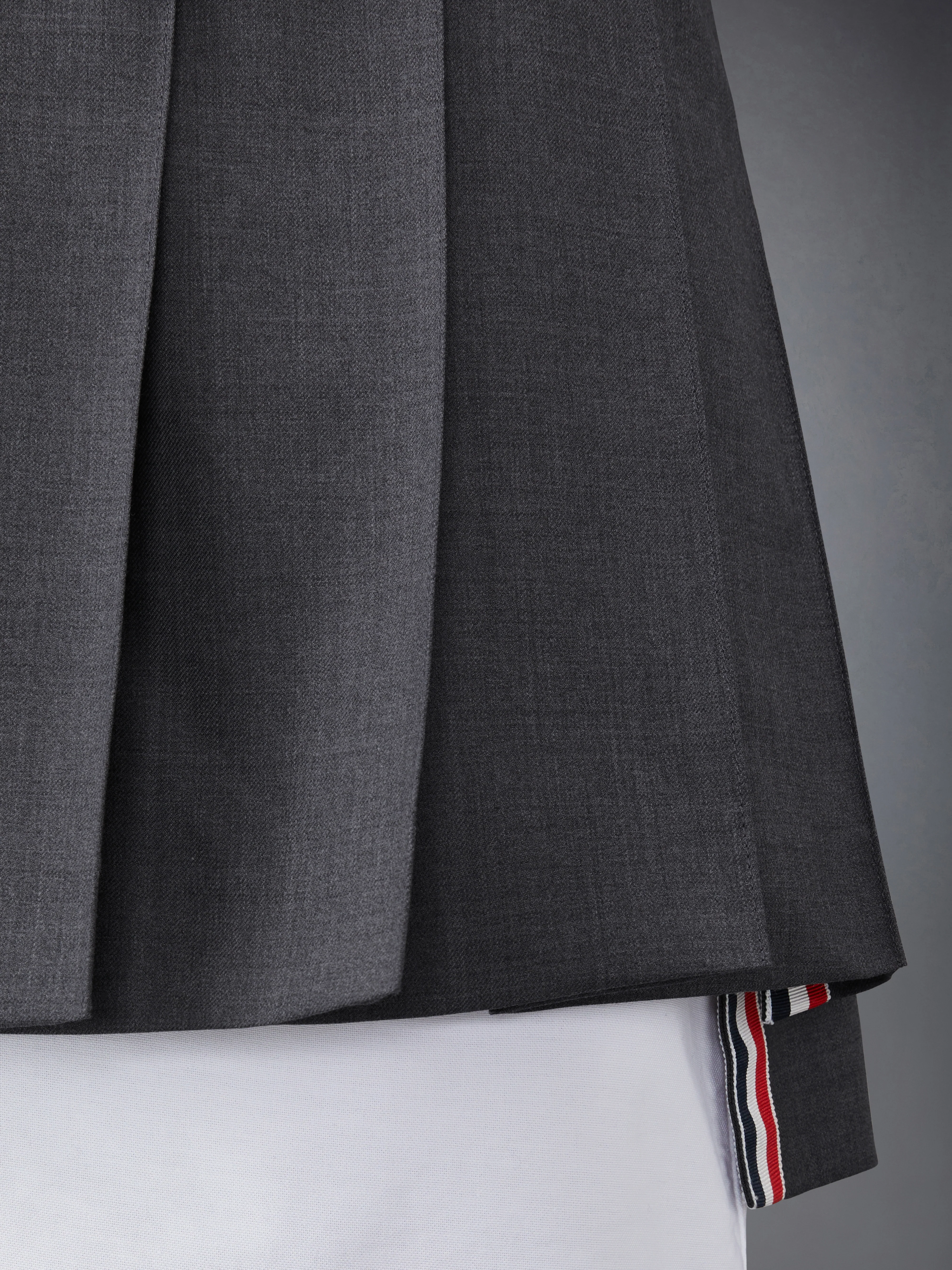 2044-twill-mini-pleated-skirt-5.webp TWILL MINI PLEATED SKIRT