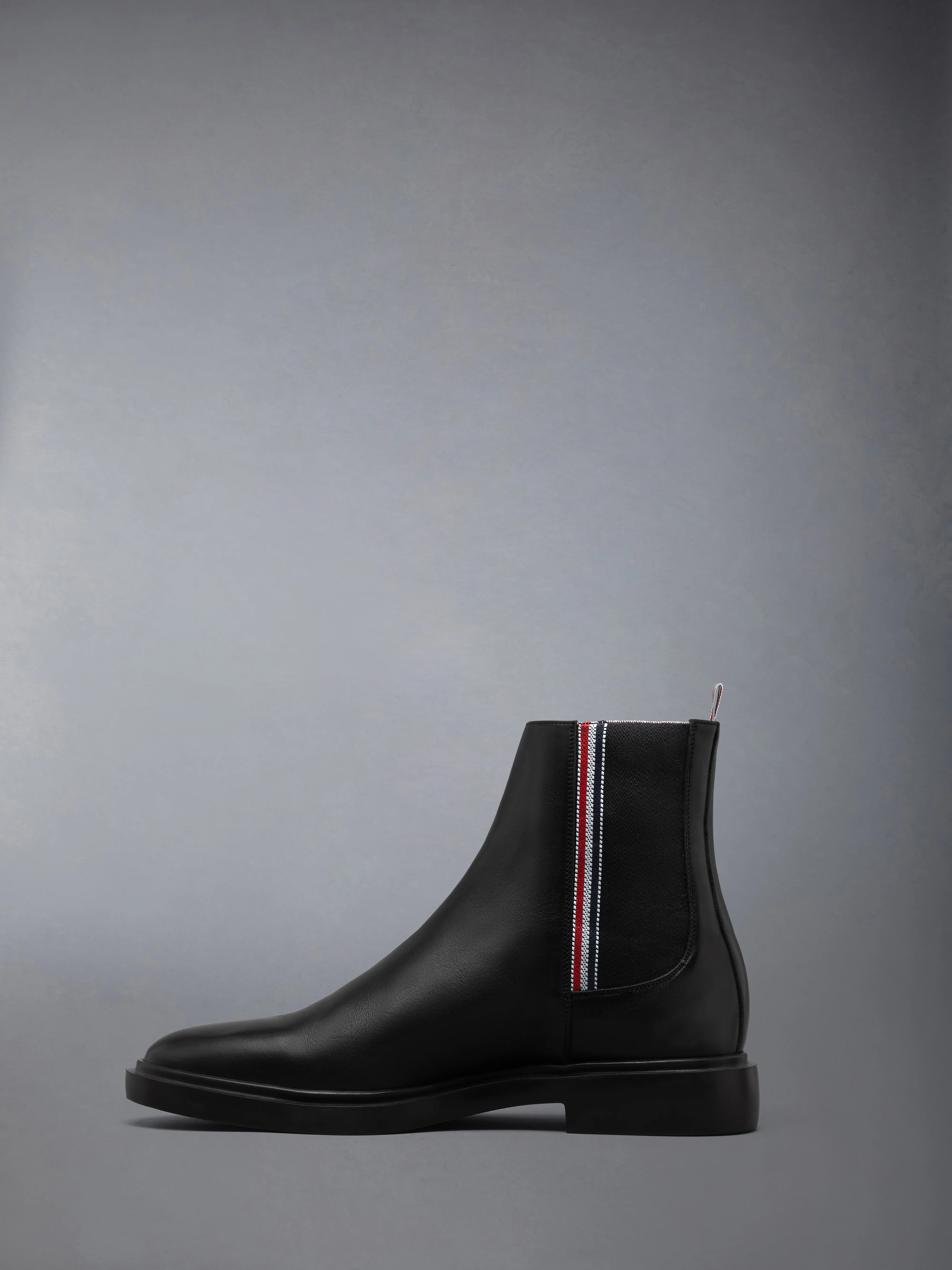 2080-vitello-calf-rwb-rubber-sole-chelsea-boot-3.webp VITELLO CALF RWB RUBBER SOLE CHELSEA BOOT