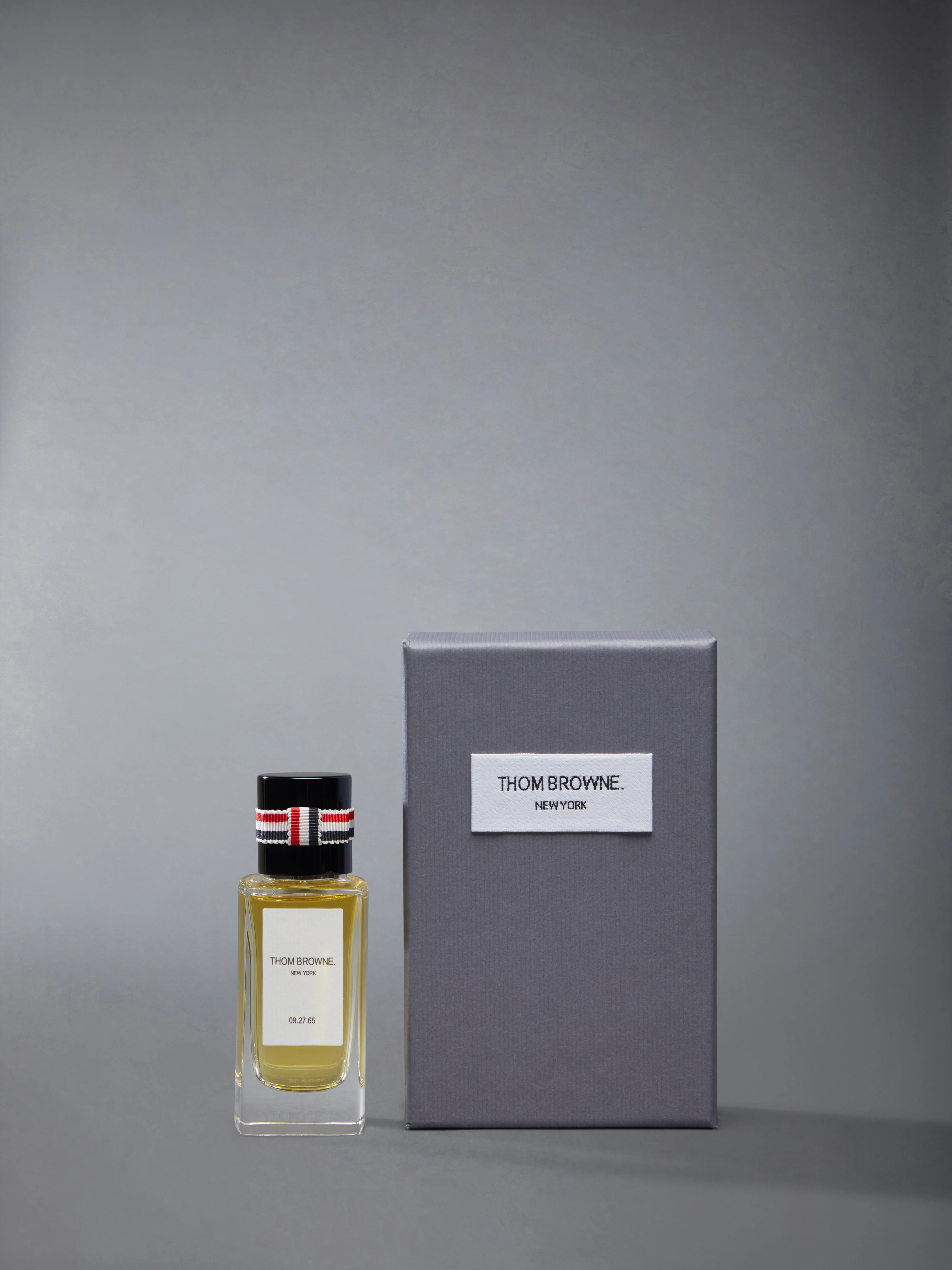 2253-09-27-65-vetiver-absolute-eau-de-parfum-40ml-3.webp 09.27.65 VETIVER ABSOLUTE EAU DE PARFUM 40ML