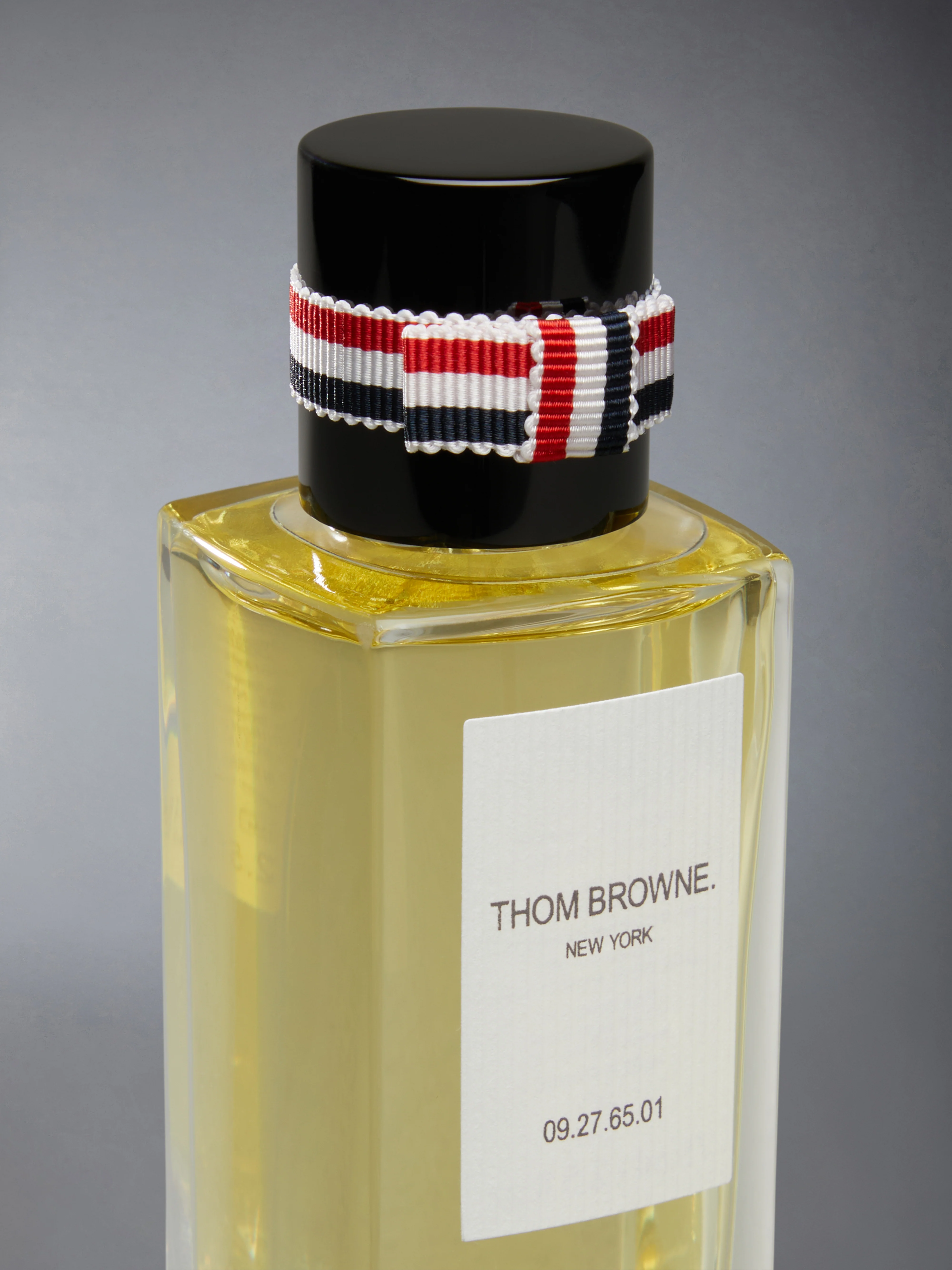 2259-09-27-65-01-vetyver-cucumber-eau-de-parfum-75ml-3.webp 09.27.65.01 VETYVER & CUCUMBER EAU DE PARFUM 75ML