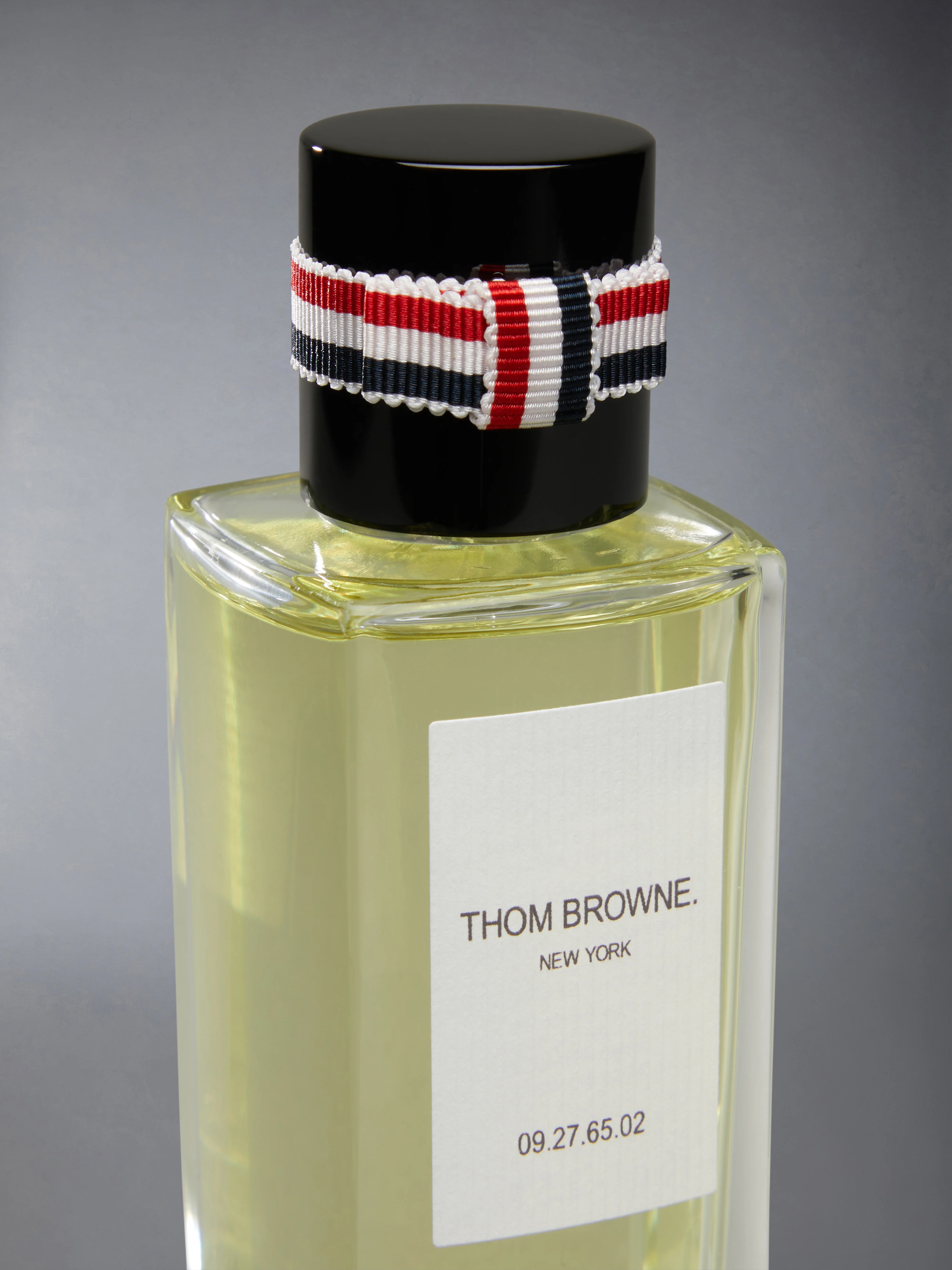 2263-09-27-65-02-vetyver-grapefruit-eau-de-parfum-75ml-3.webp 09.27.65.02 VETYVER & GRAPEFRUIT EAU DE PARFUM 75ML