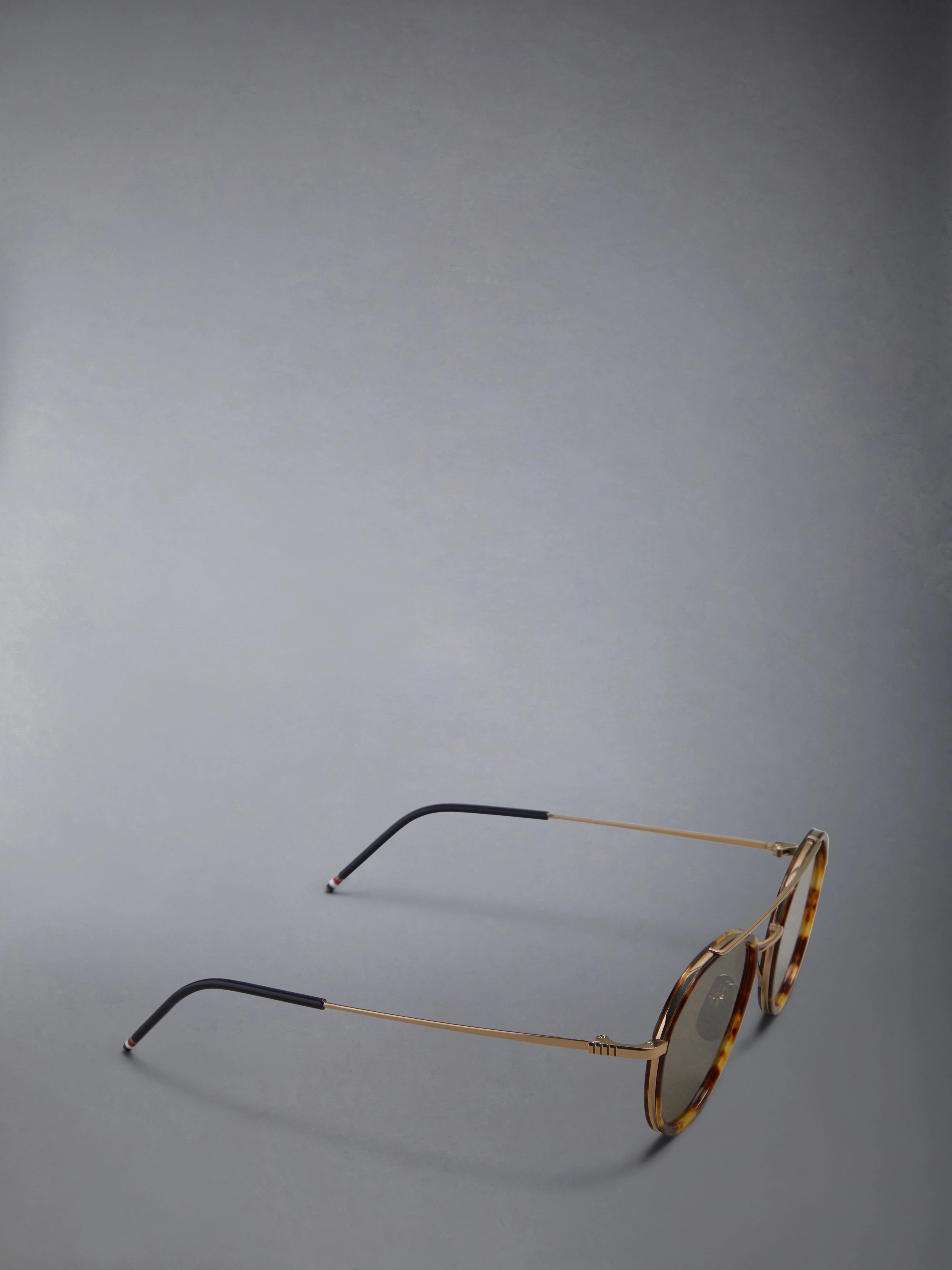 2344-acetate-and-titanium-aviator-sunglasses-6.webp ACETATE AND TITANIUM AVIATOR SUNGLASSES