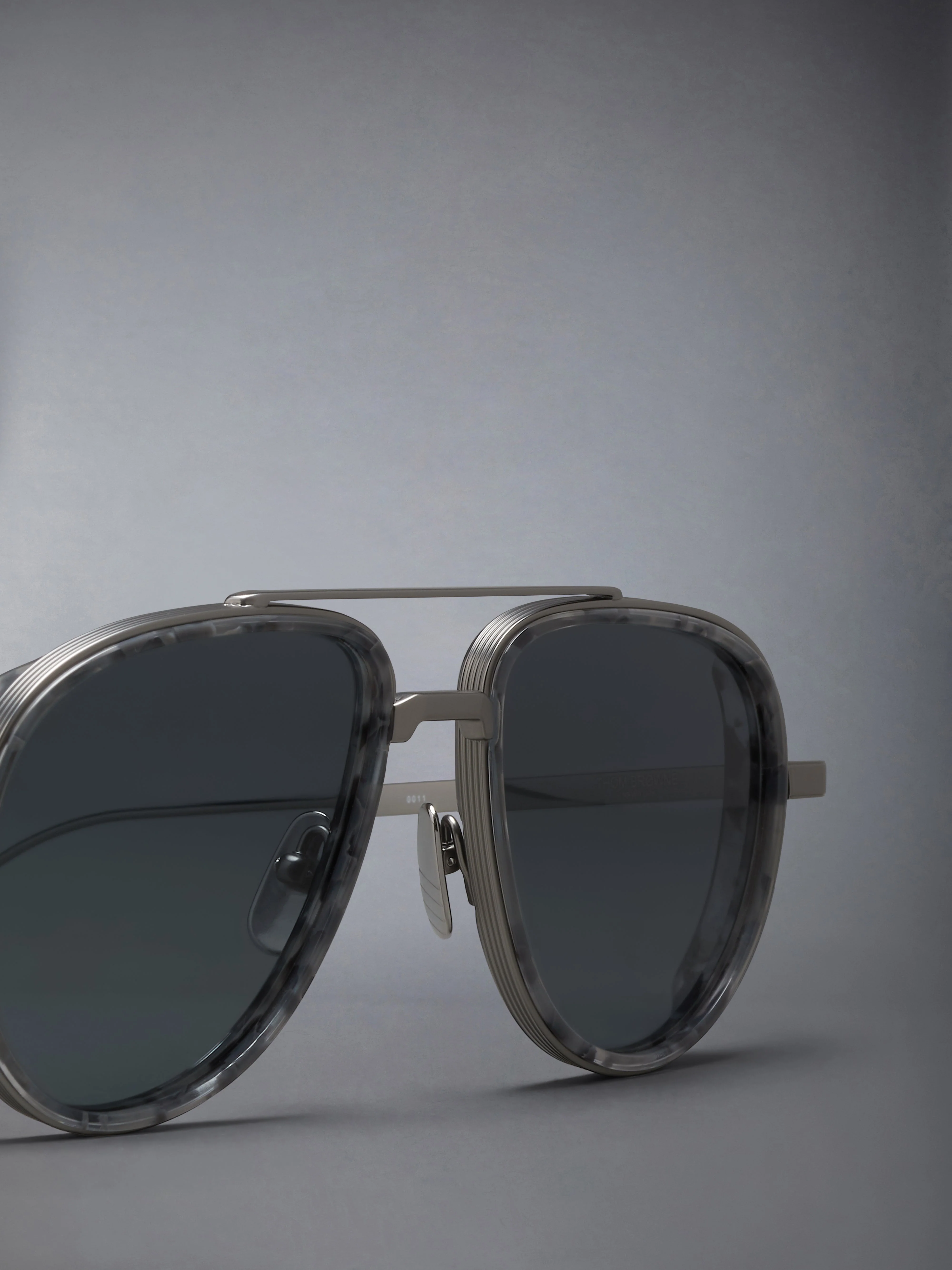 2345-acetate-and-titanium-aviator-sunglasses-3.webp ACETATE AND TITANIUM AVIATOR SUNGLASSES