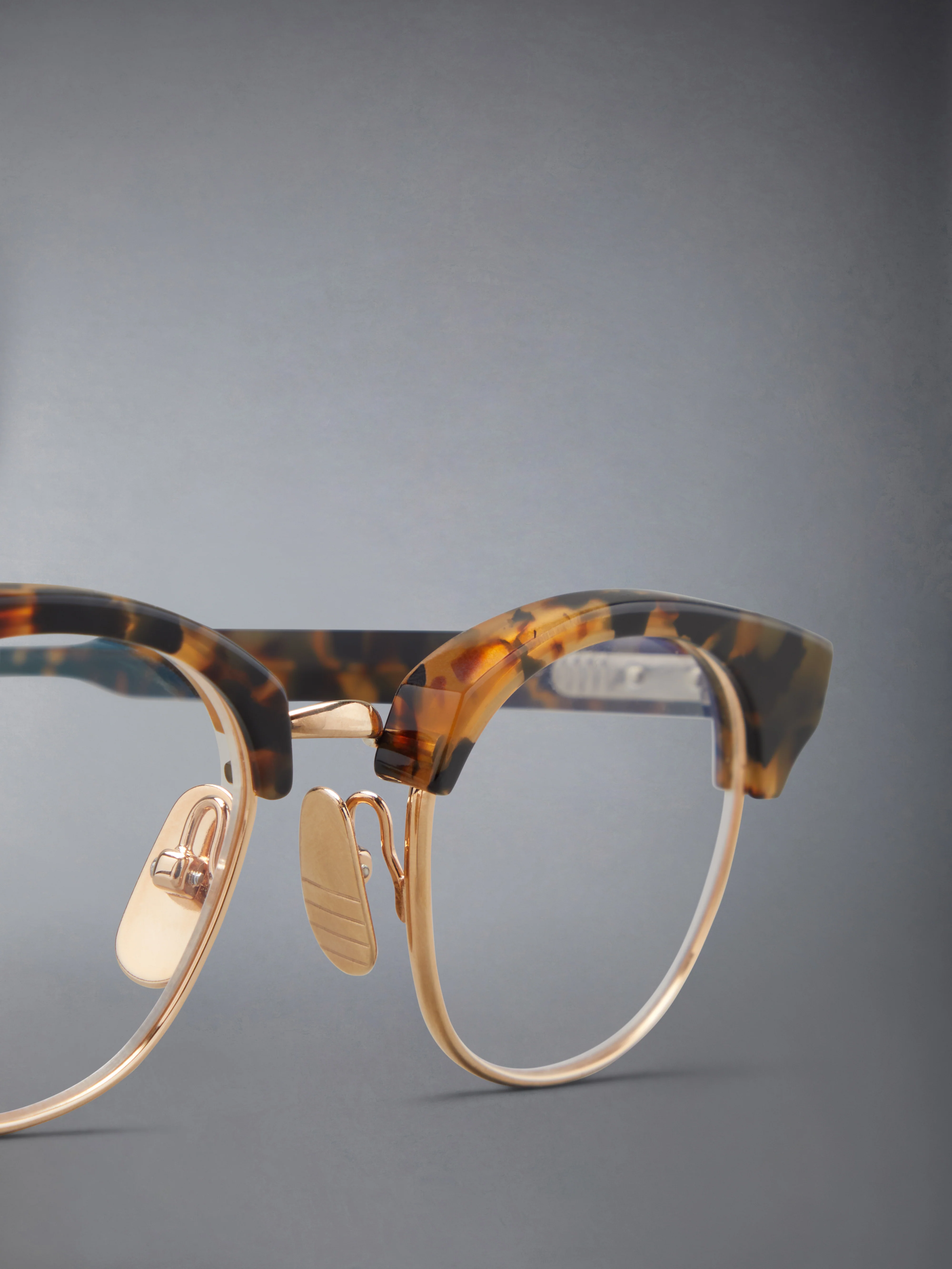 2347-acetate-and-titanium-oval-eyeglasses-7.webp ACETATE AND TITANIUM OVAL EYEGLASSES