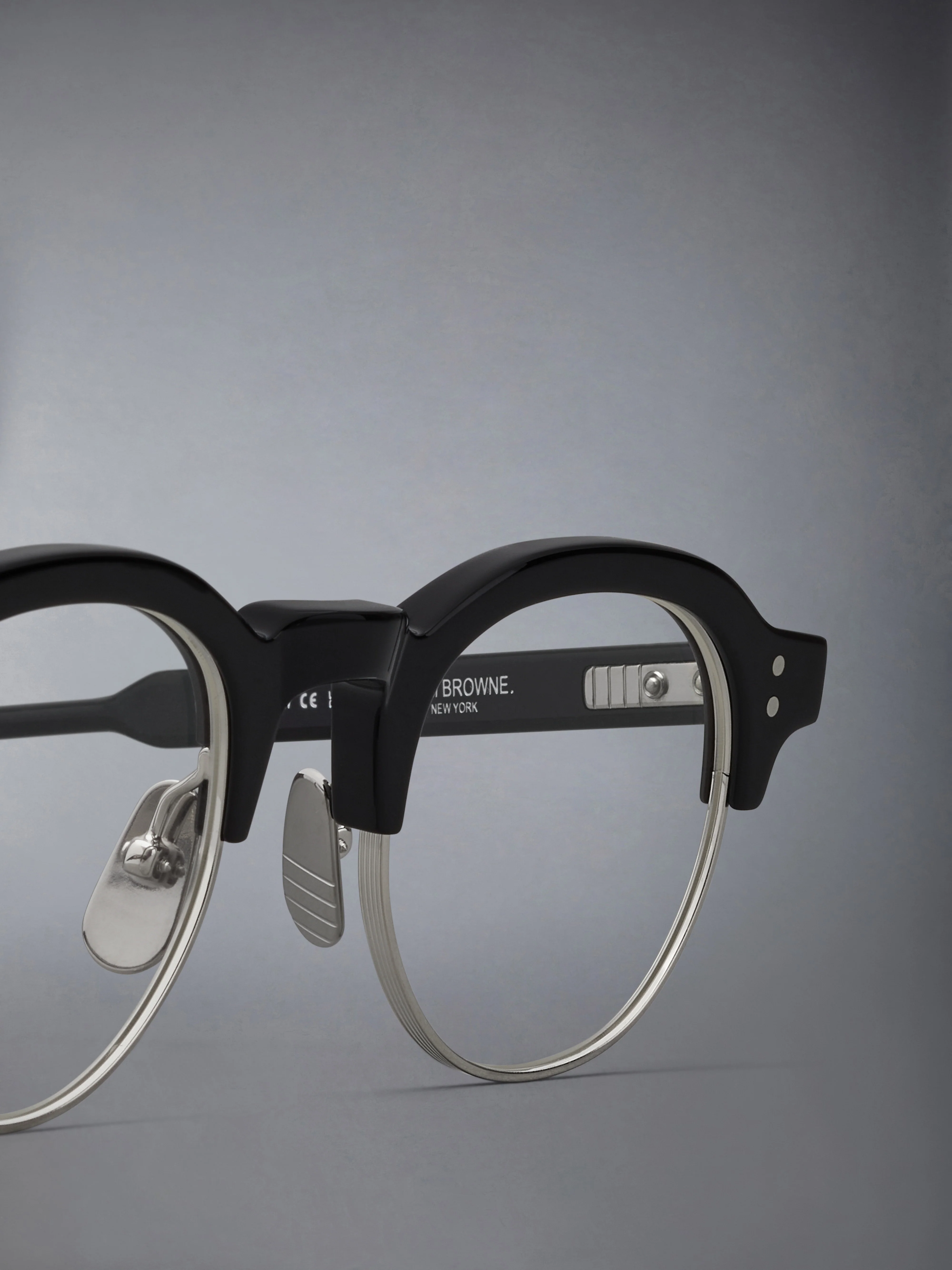 2348-acetate-and-titanium-oval-eyeglasses-7.webp ACETATE AND TITANIUM OVAL EYEGLASSES