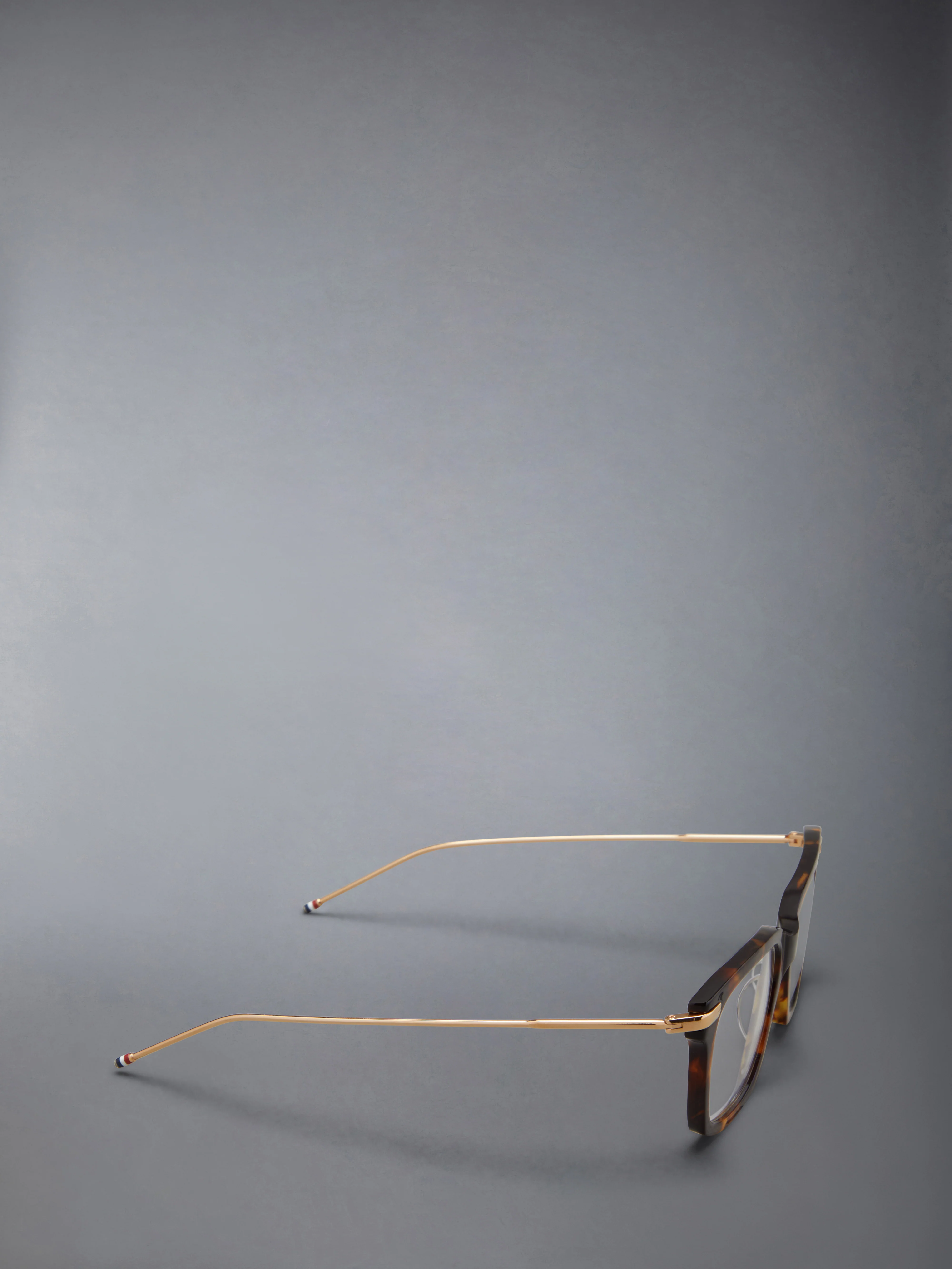 2353-acetate-and-titanium-rectangular-eyeglasses-6.webp ACETATE AND TITANIUM RECTANGULAR EYEGLASSES