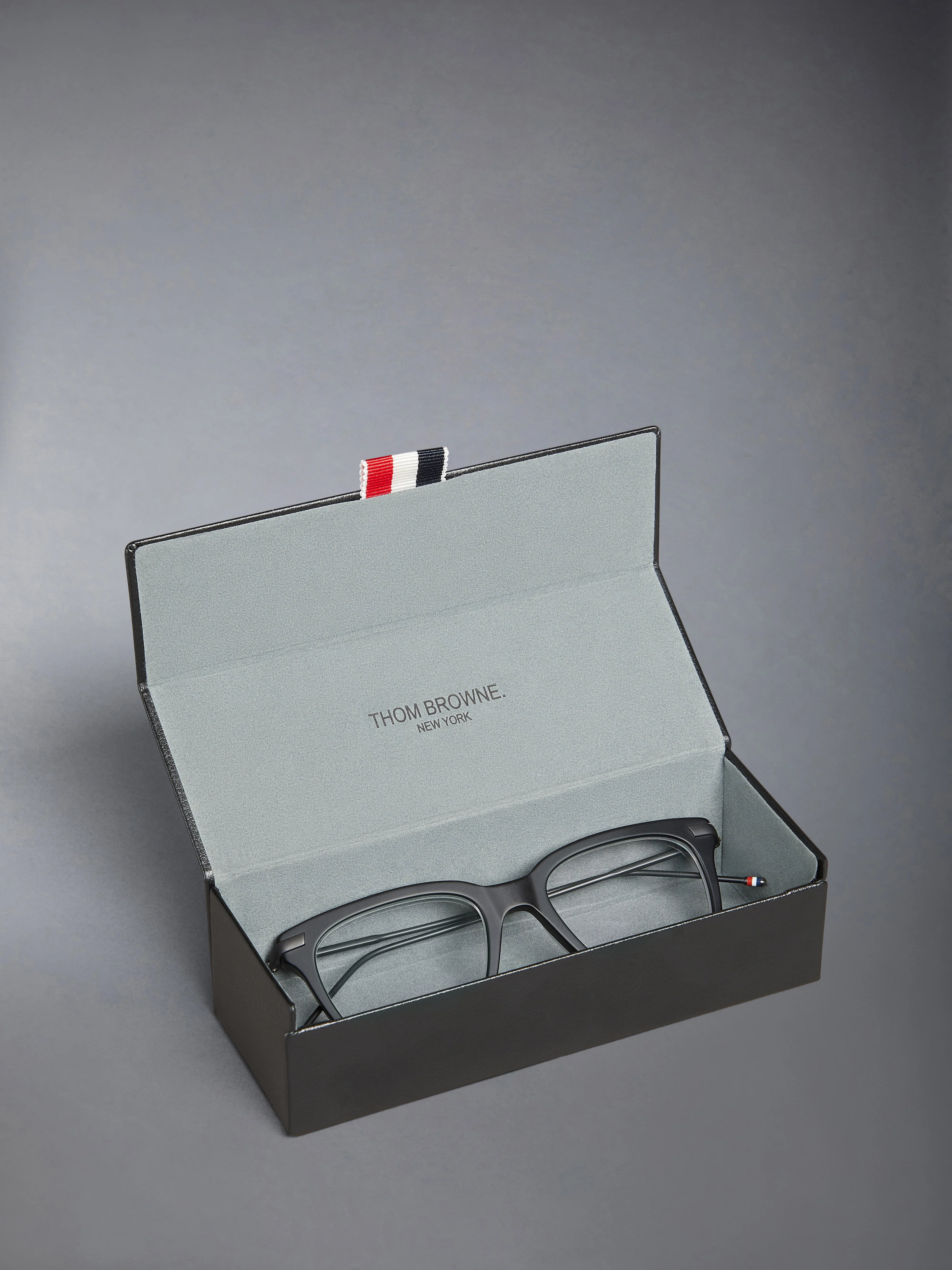 2359-acetate-and-titanium-rectangular-eyeglasses-8.webp ACETATE AND TITANIUM RECTANGULAR EYEGLASSES