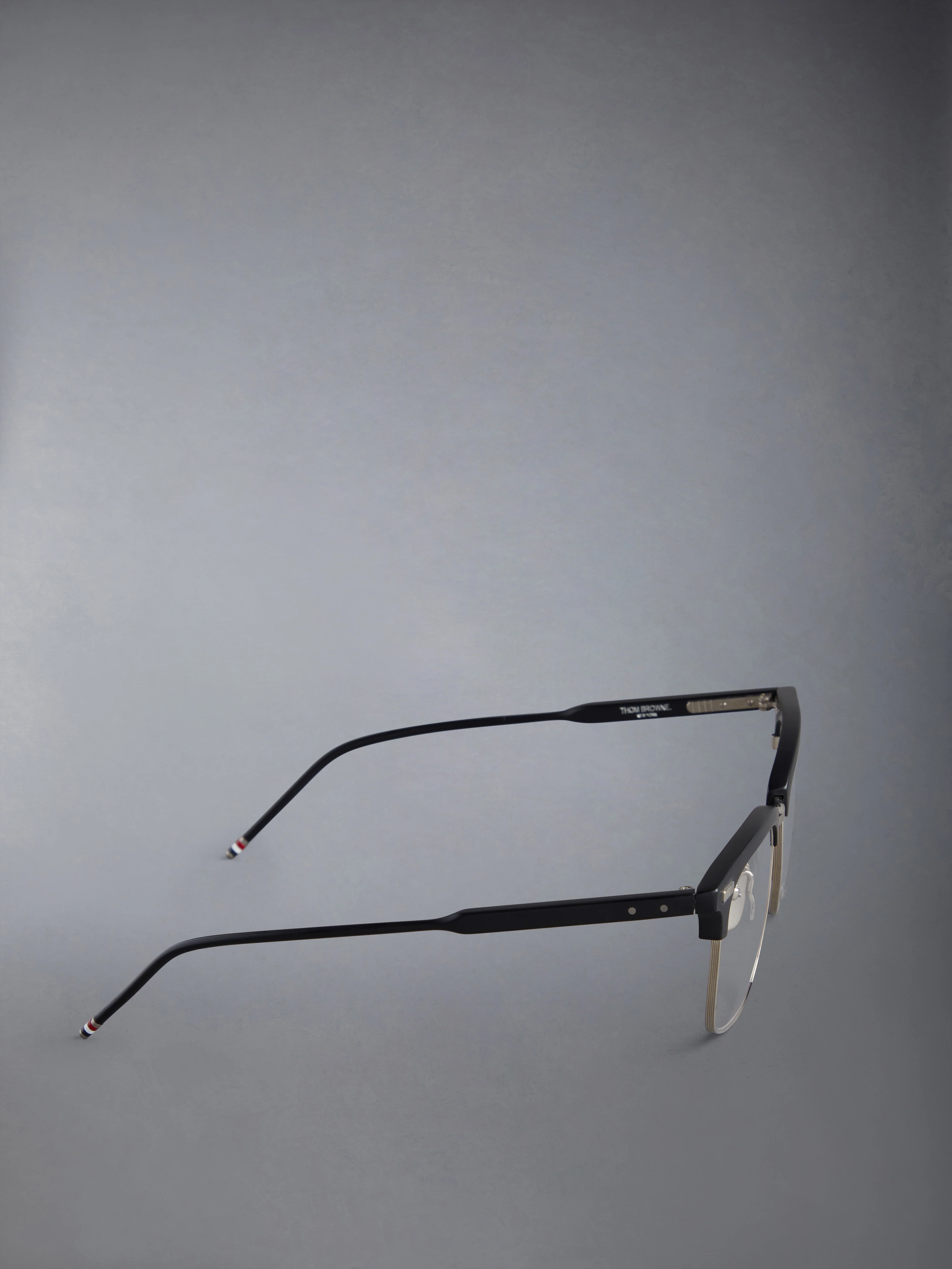 2362-acetate-and-titanium-rectangular-eyeglasses-4.webp ACETATE AND TITANIUM RECTANGULAR EYEGLASSES
